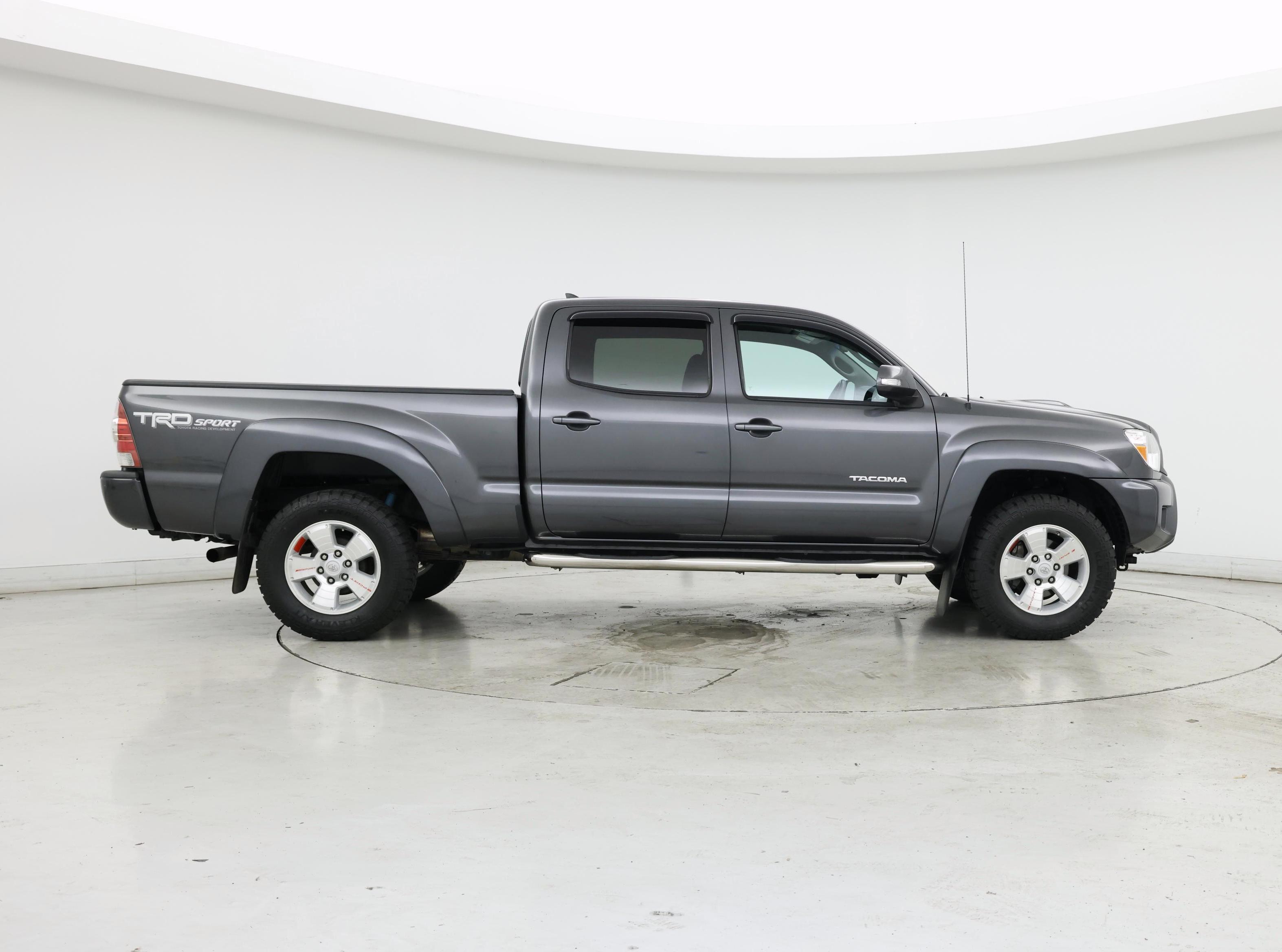 Thumbnail: 2015 Toyota Tacoma - 7