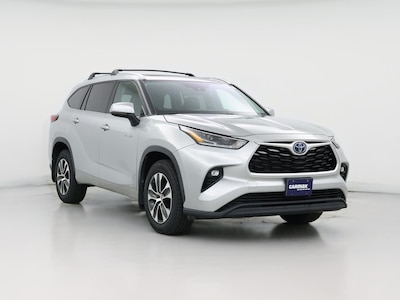 Silver 2021 Toyota Highlander Hybrid XLE