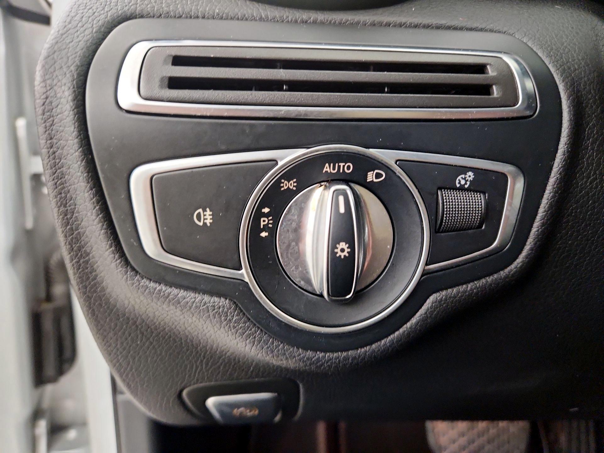 Thumbnail: 2018 Mercedes-Benz C-Class - 13