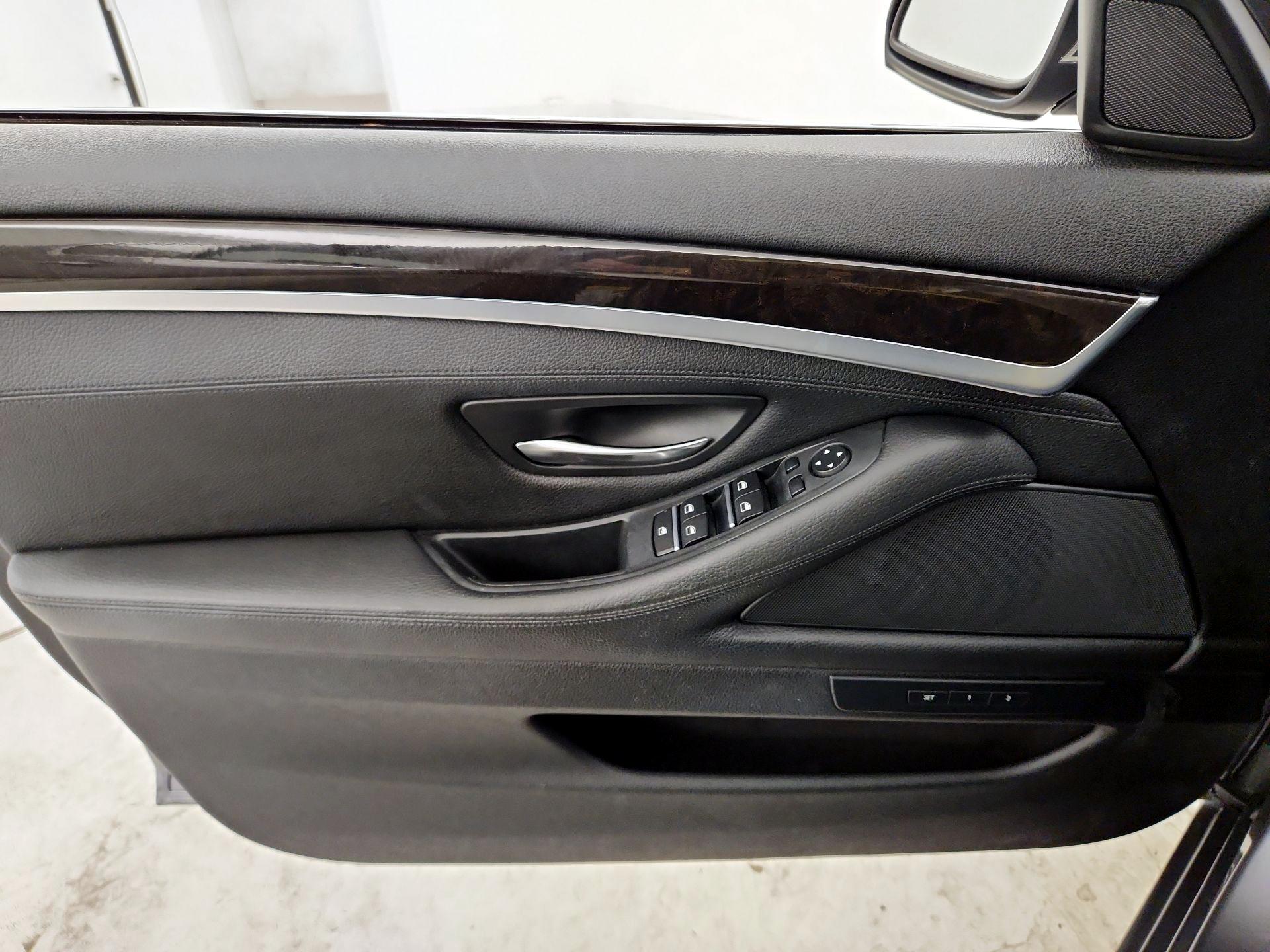 Thumbnail: 2016 BMW 5 Series - 12