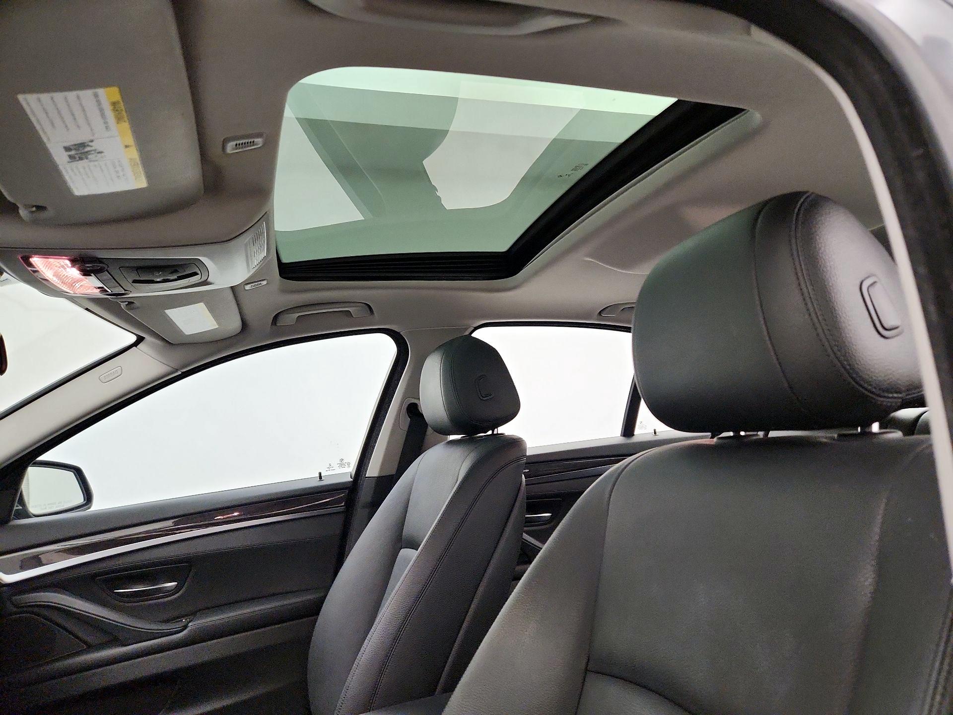 Thumbnail: 2016 BMW 5 Series - 20