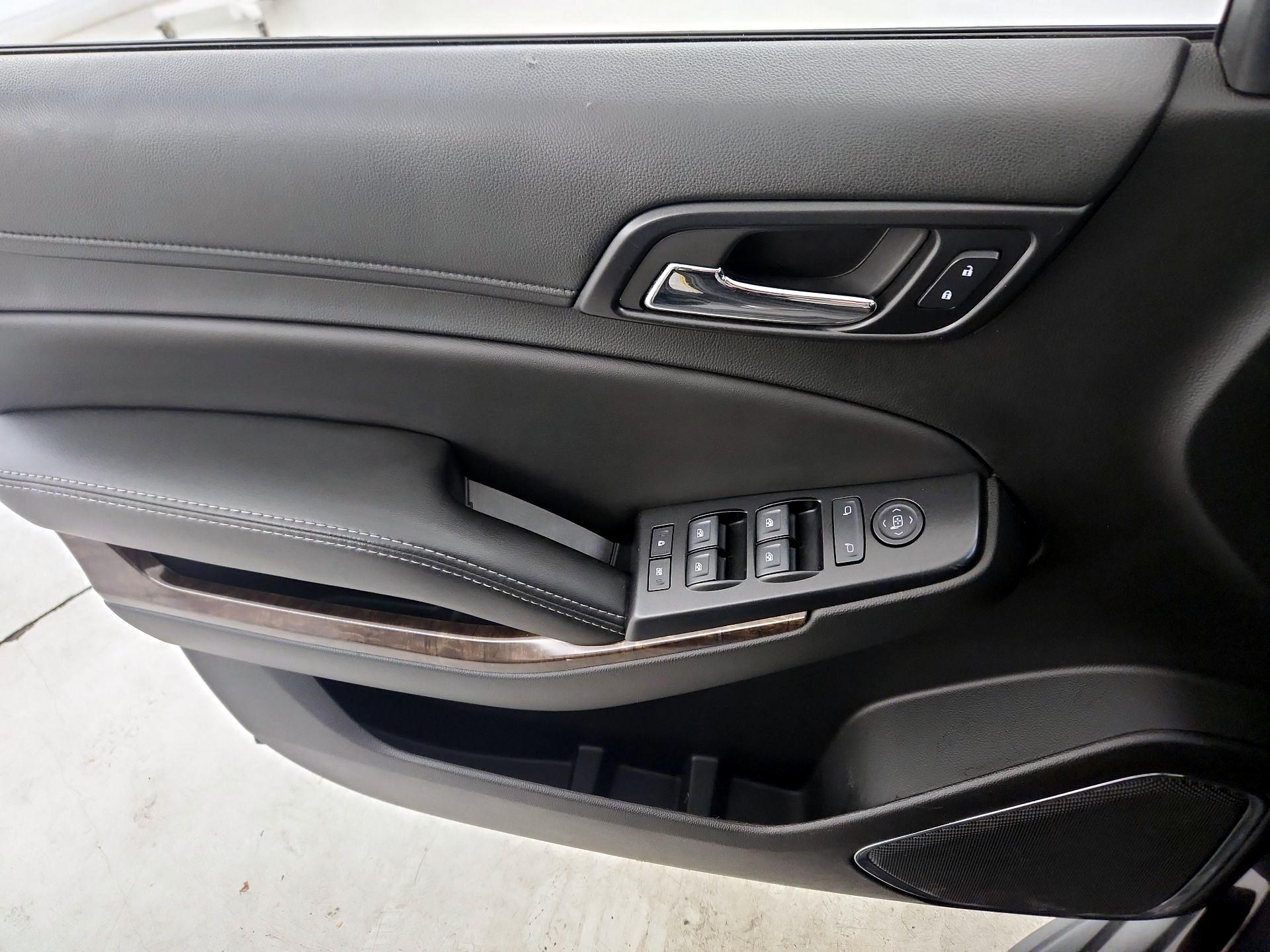 Thumbnail: 2017 Chevrolet Tahoe - 12