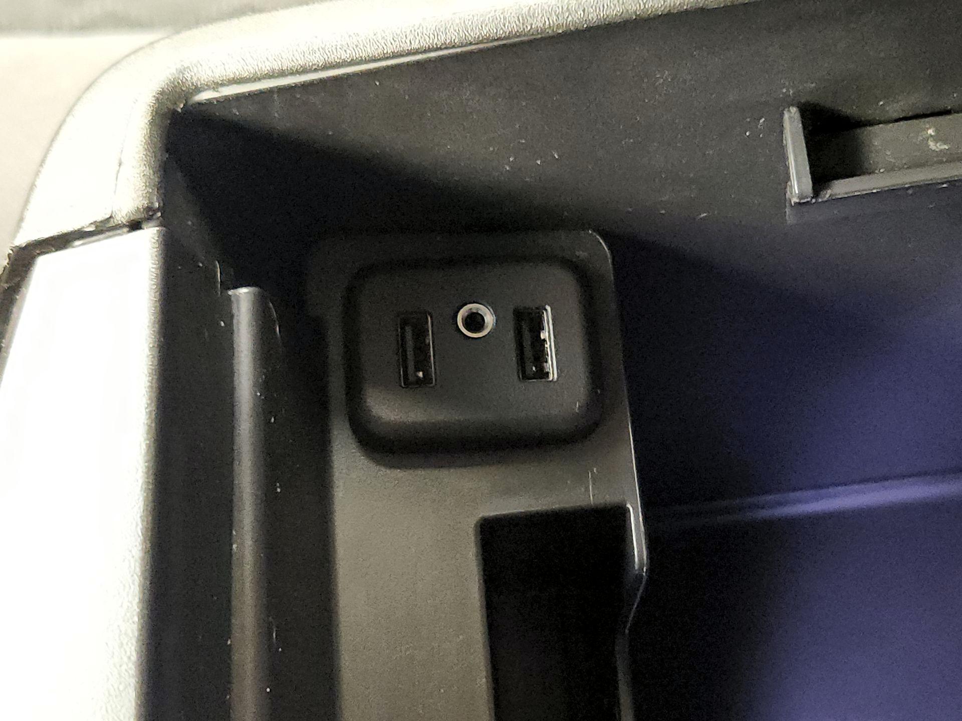 Thumbnail: 2017 Chevrolet Tahoe - 18