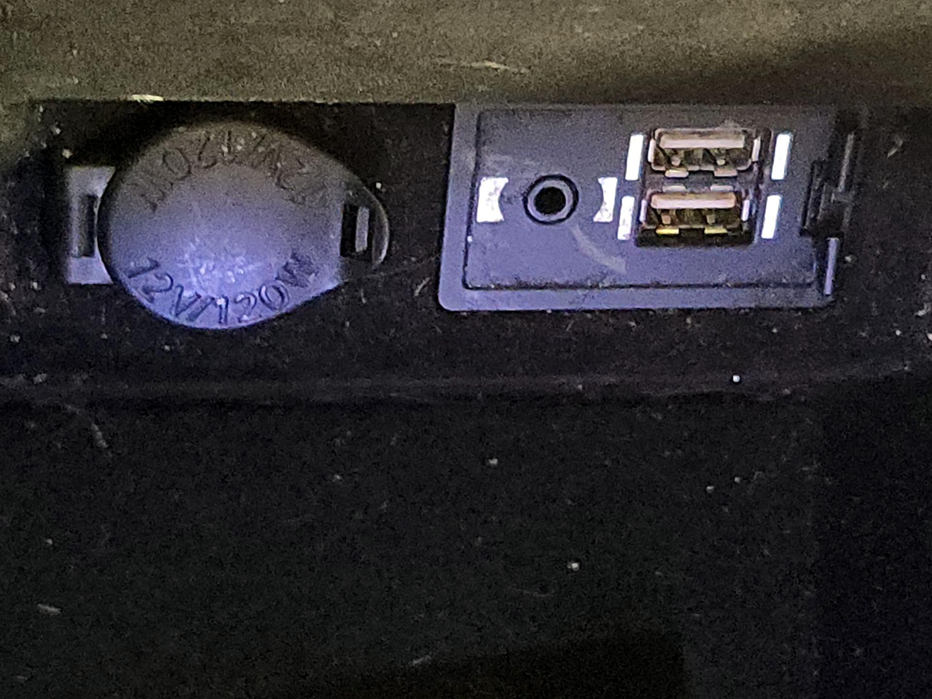 Thumbnail: 2016 Lexus ES - 19