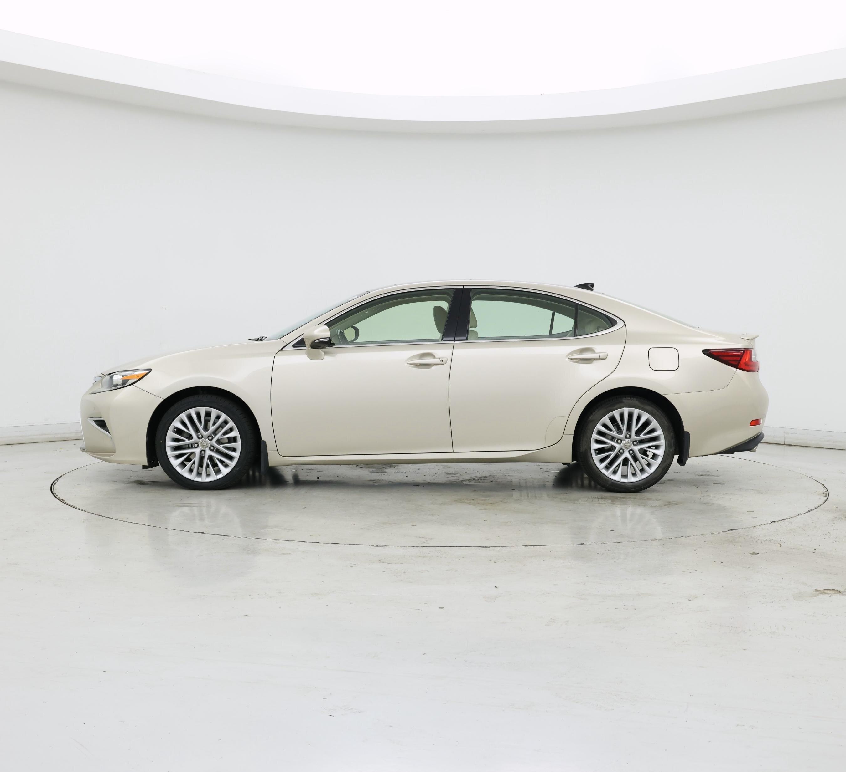 Thumbnail: 2016 Lexus ES - 3