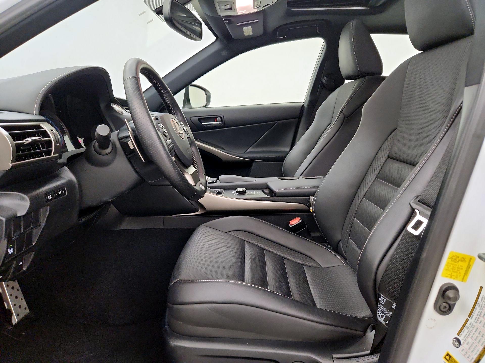 Thumbnail: 2015 Lexus IS - 11