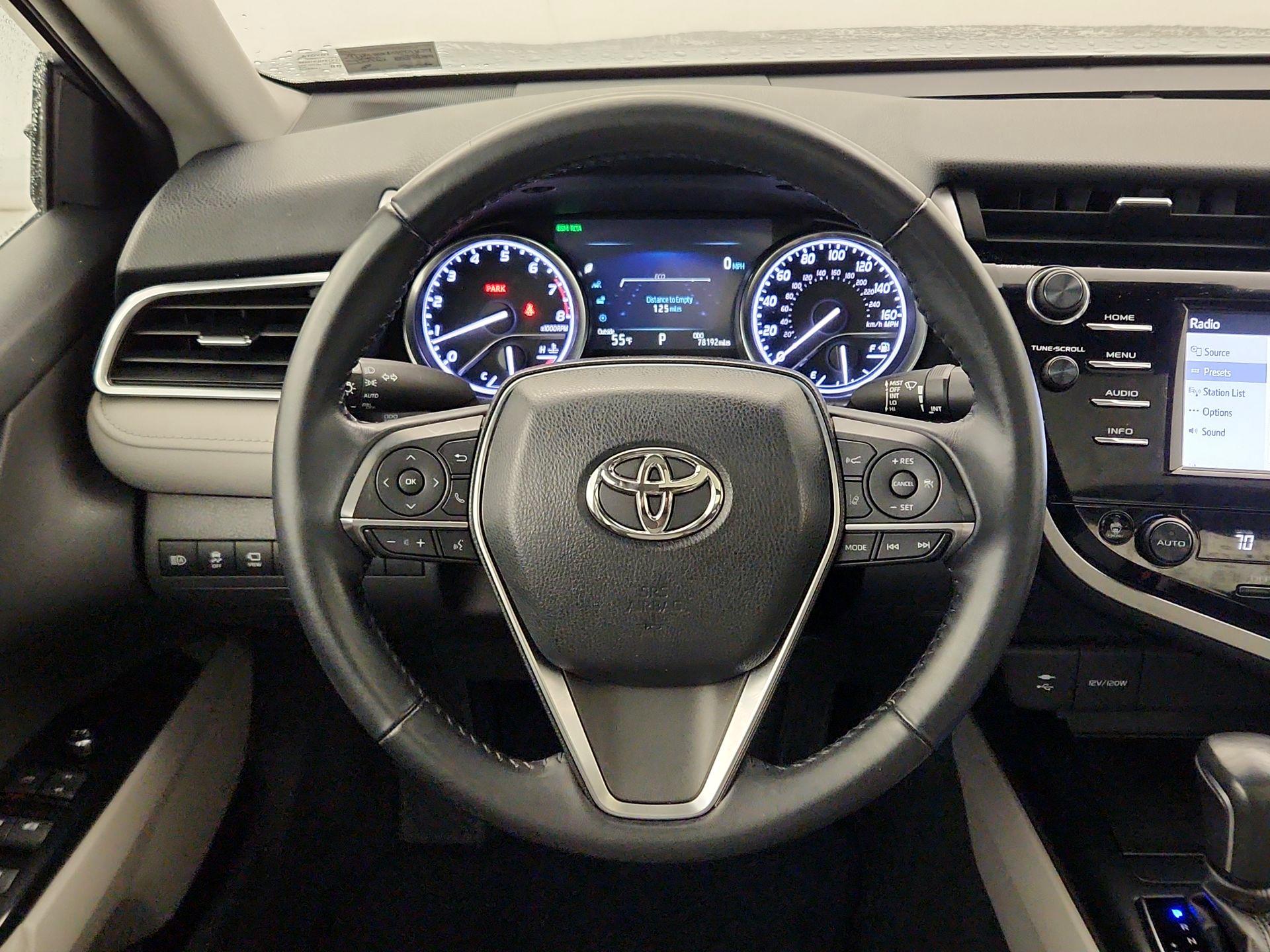 Thumbnail: 2018 Toyota Camry - 10