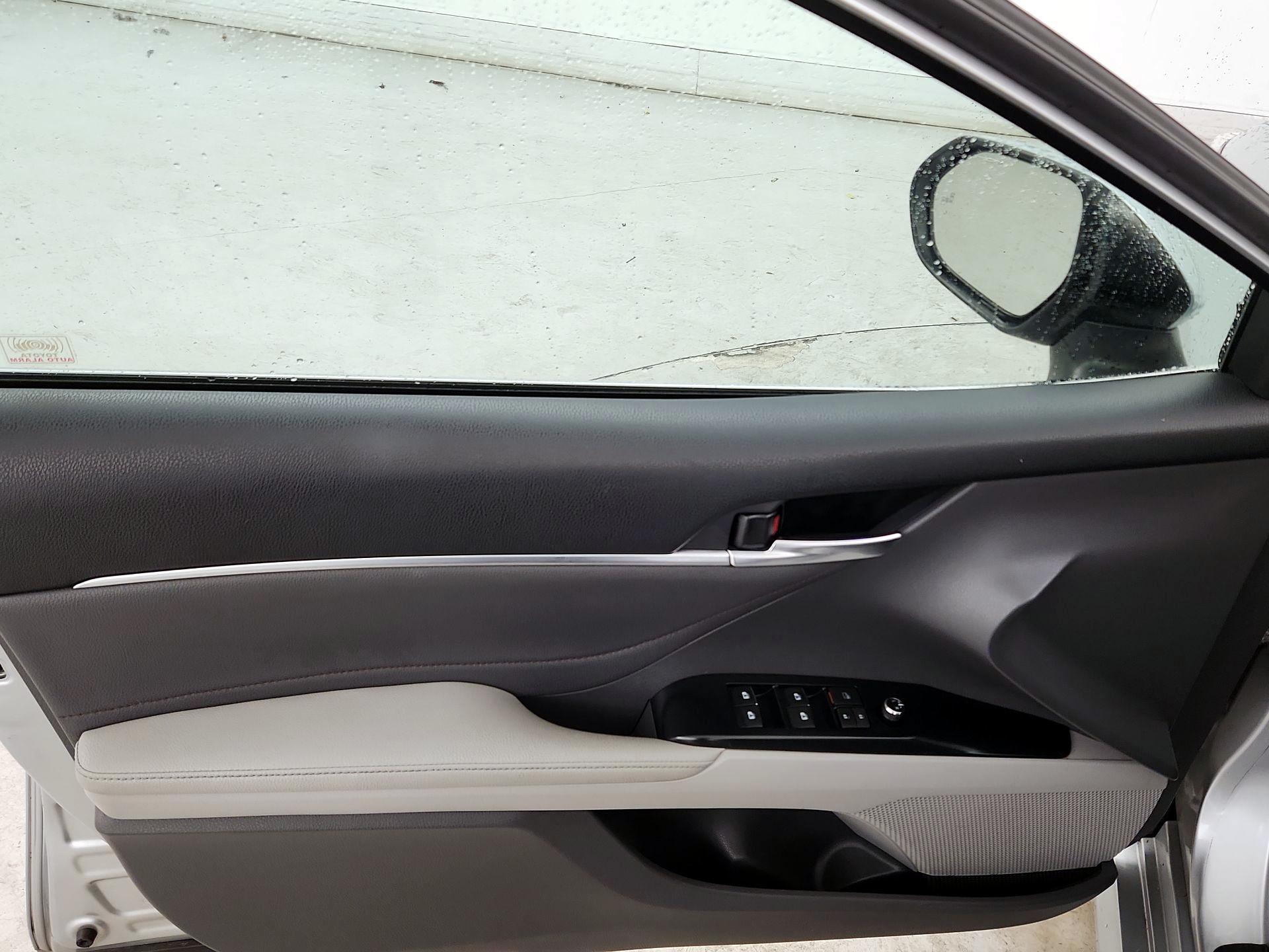 Thumbnail: 2018 Toyota Camry - 12