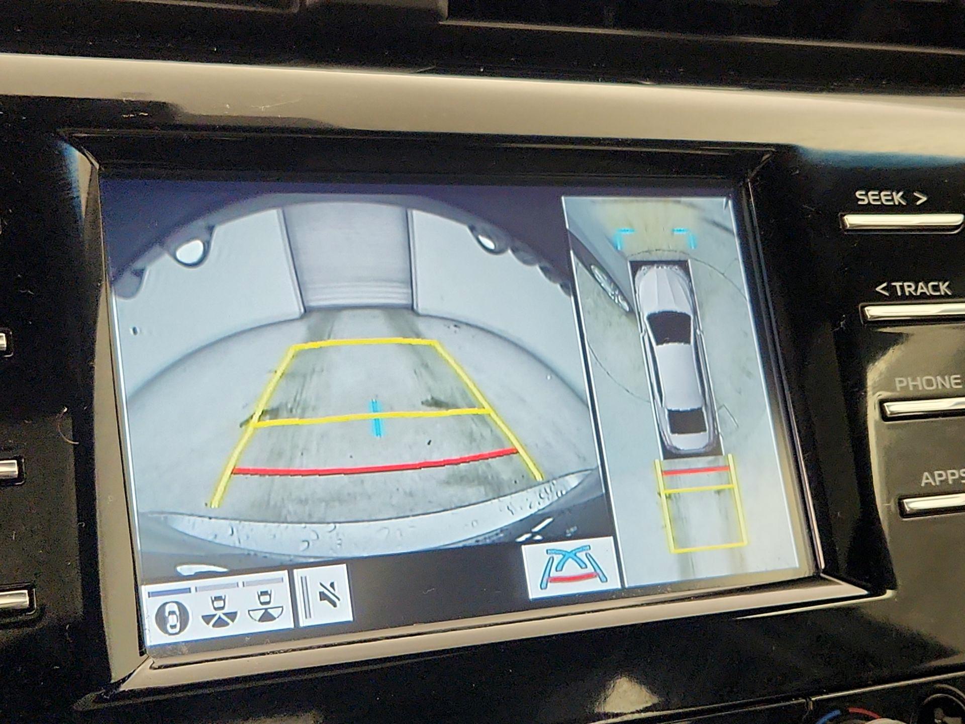 Thumbnail: 2018 Toyota Camry - 14