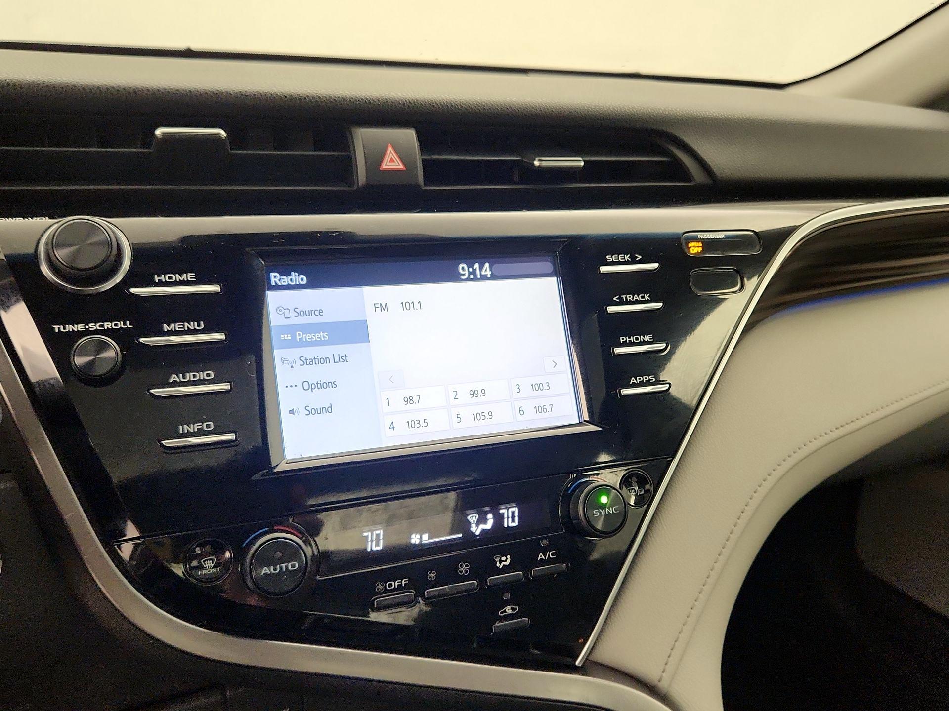 Thumbnail: 2018 Toyota Camry - 15