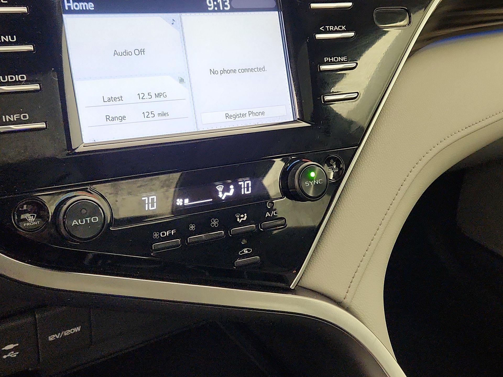 Thumbnail: 2018 Toyota Camry - 16