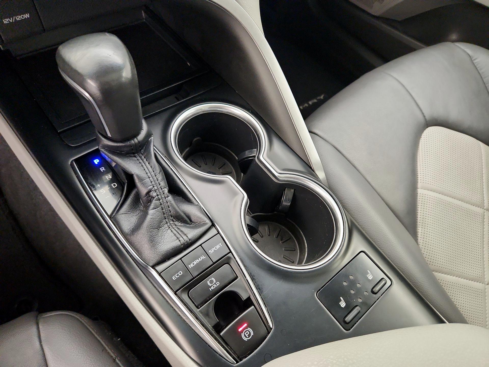 Thumbnail: 2018 Toyota Camry - 17