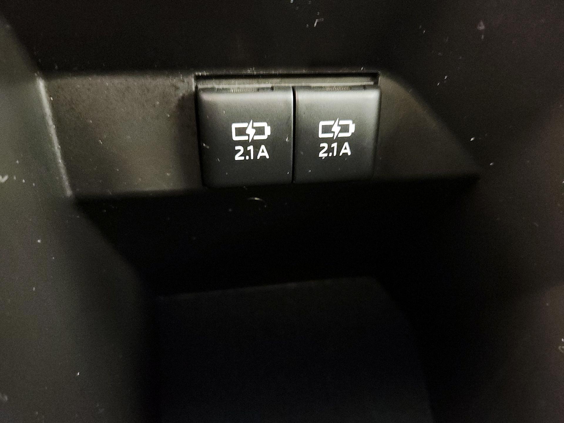 Thumbnail: 2018 Toyota Camry - 18