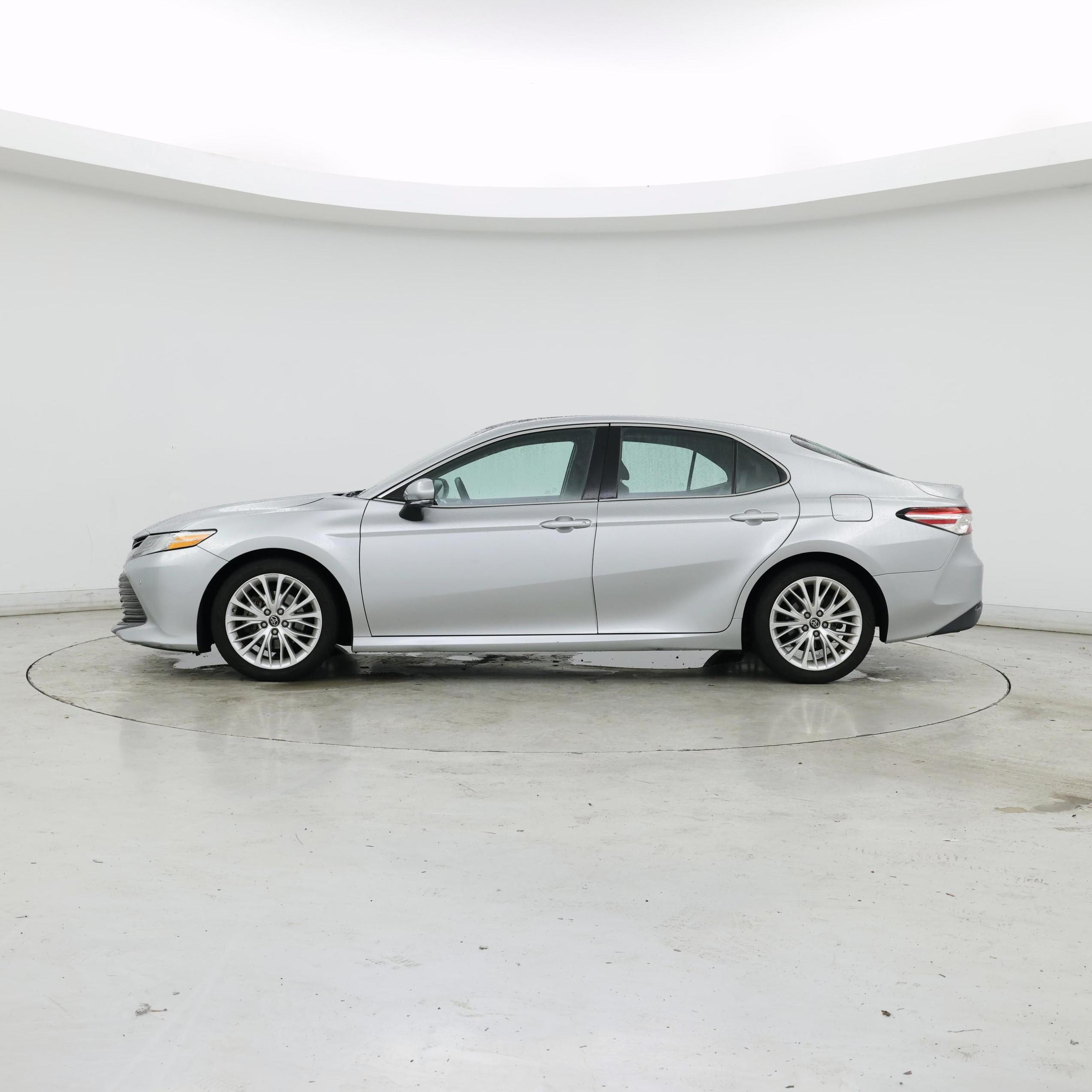 Thumbnail: 2018 Toyota Camry - 3