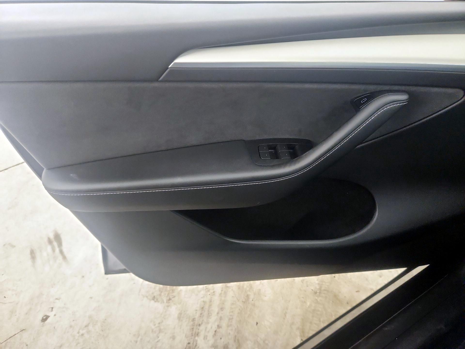 Thumbnail: 2023 Tesla Model Y - 12