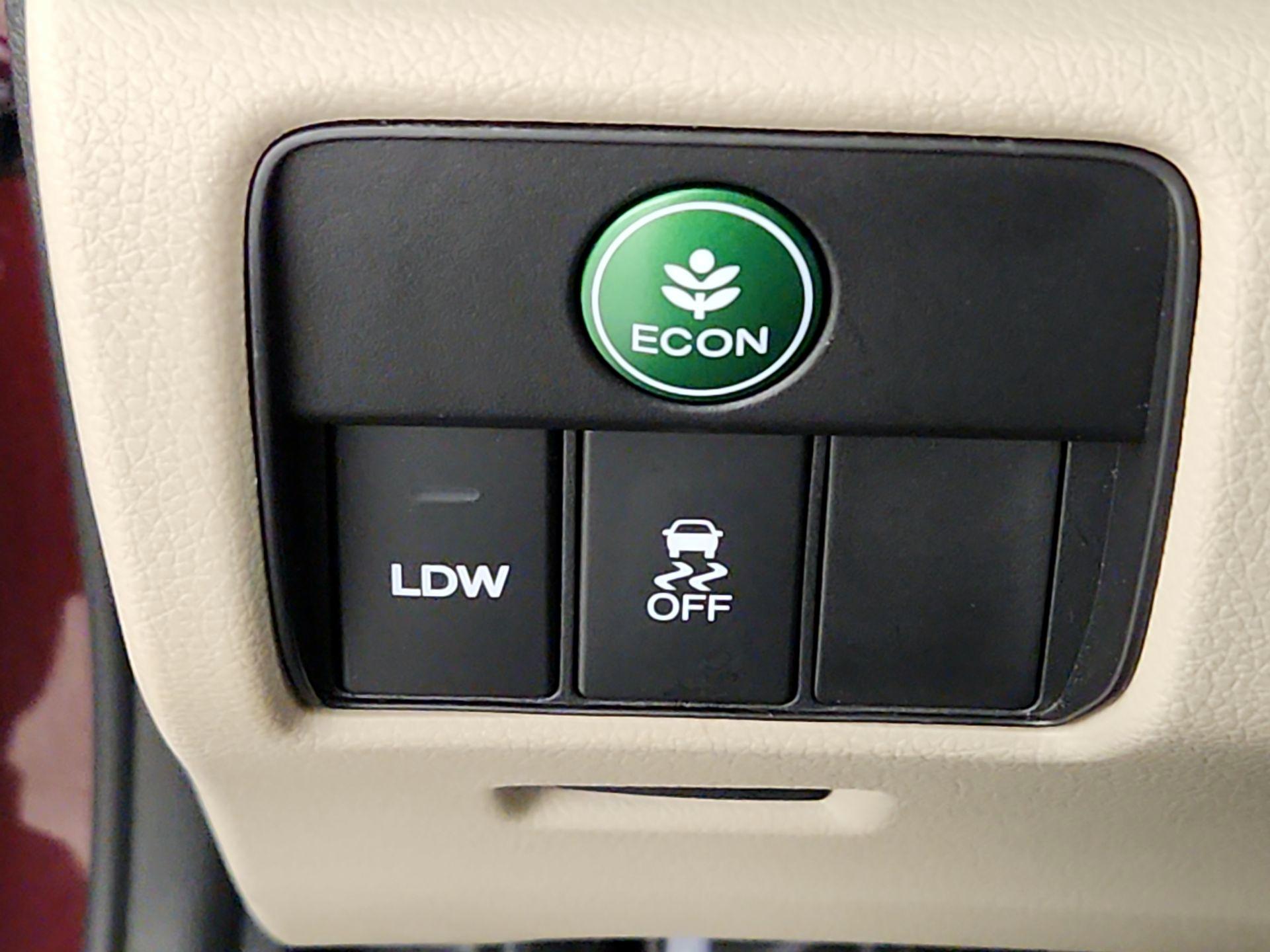 Thumbnail: 2015 Honda Accord - 13