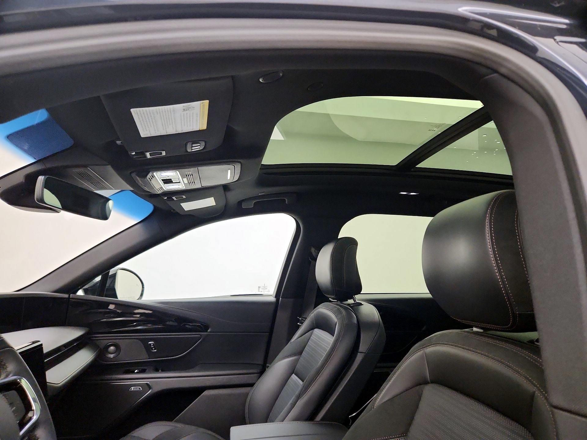 Thumbnail: 2024 Lincoln Nautilus - 10