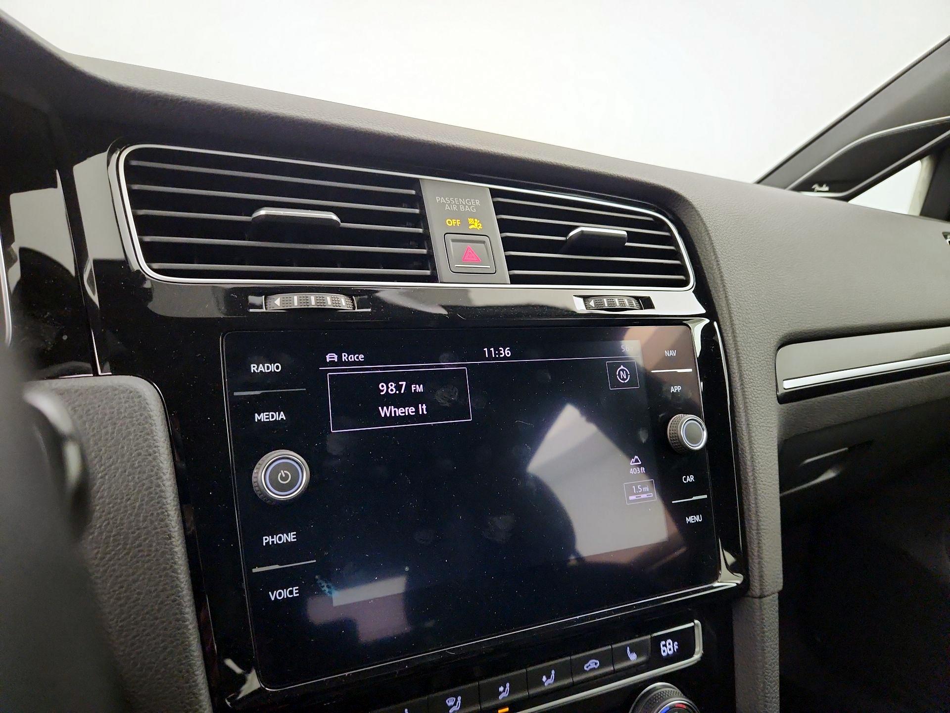 Thumbnail: 2018 Volkswagen Golf - 16