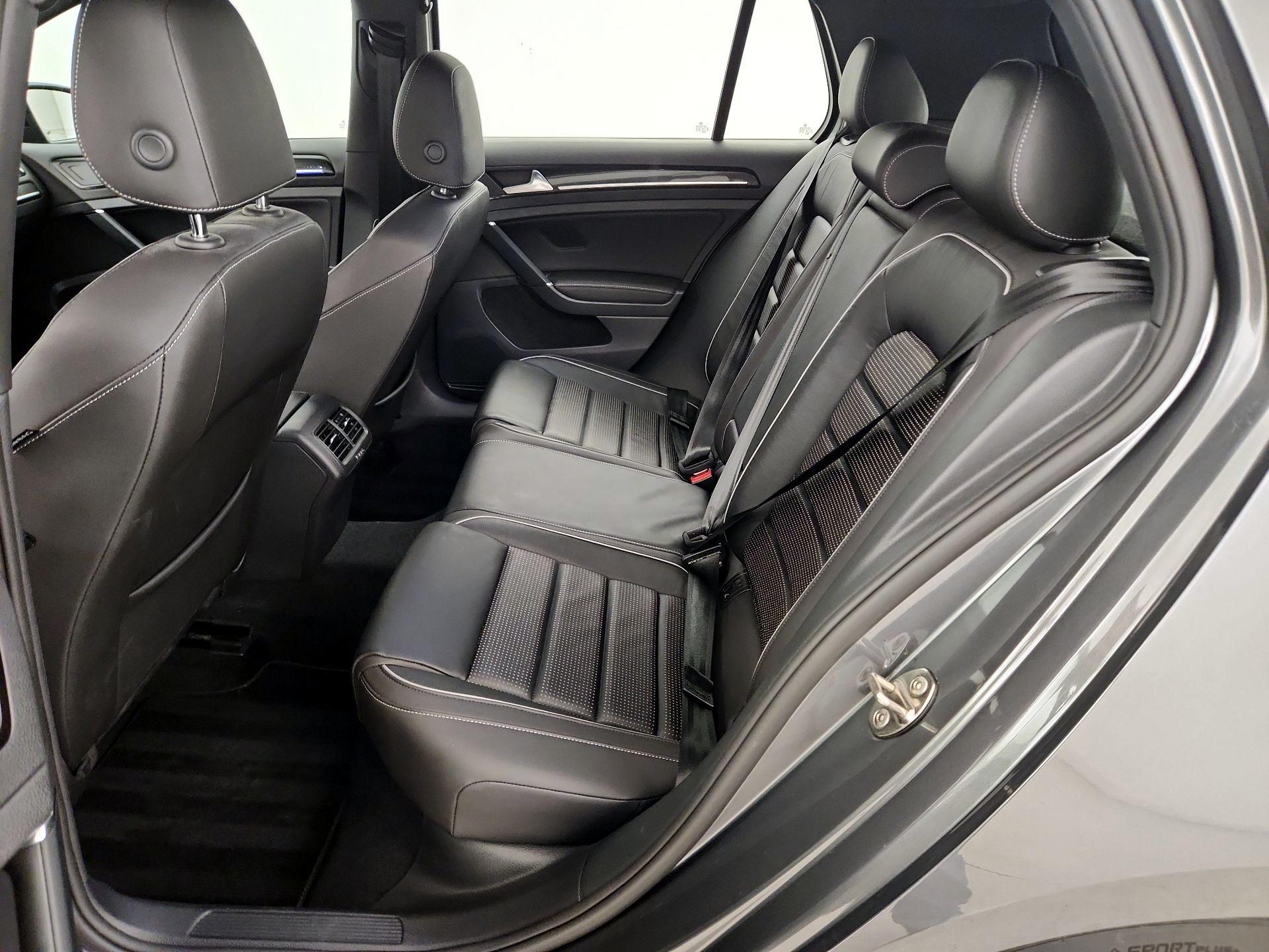 Thumbnail: 2018 Volkswagen Golf - 20