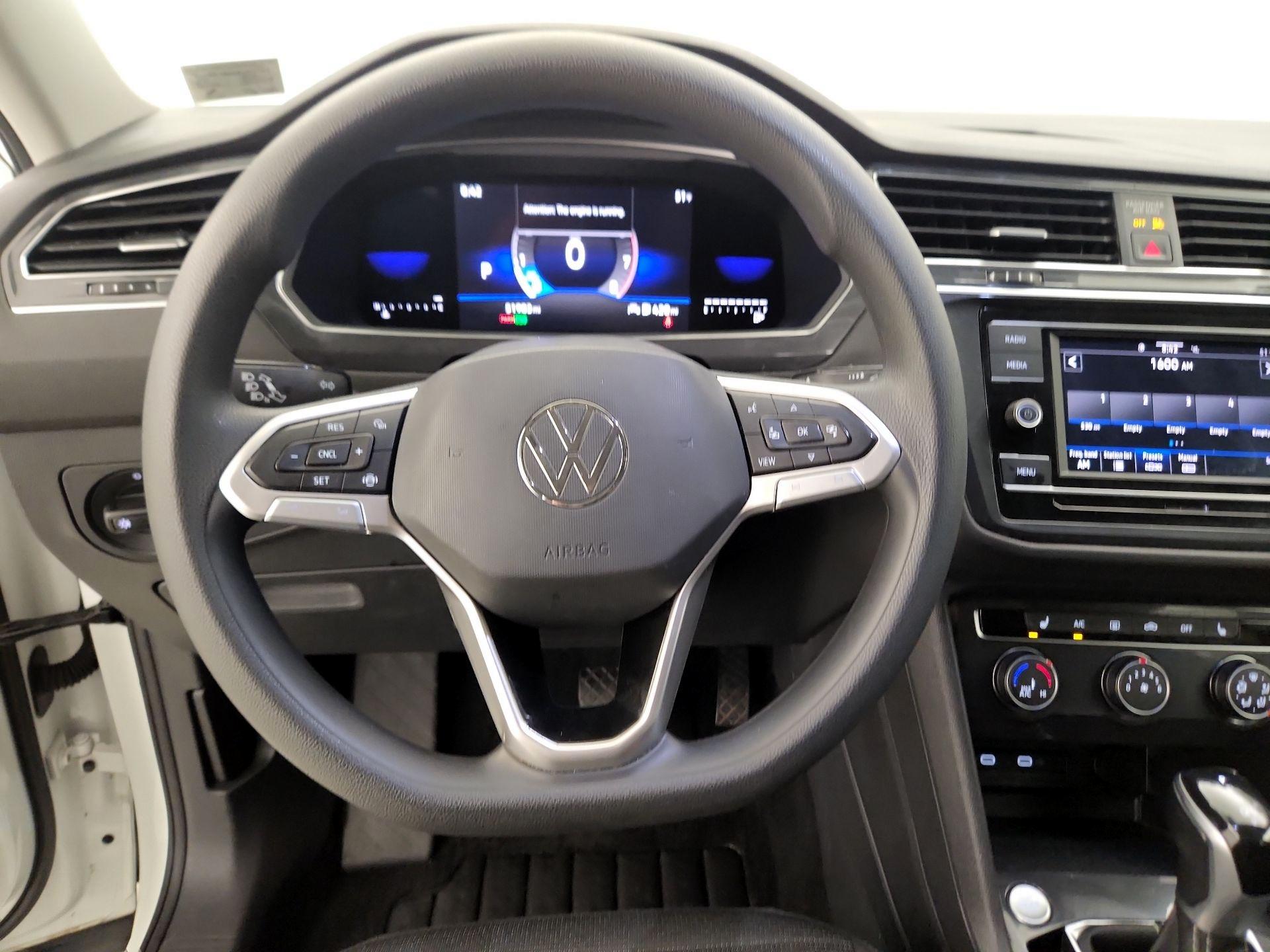 Thumbnail: 2023 Volkswagen Tiguan - 10