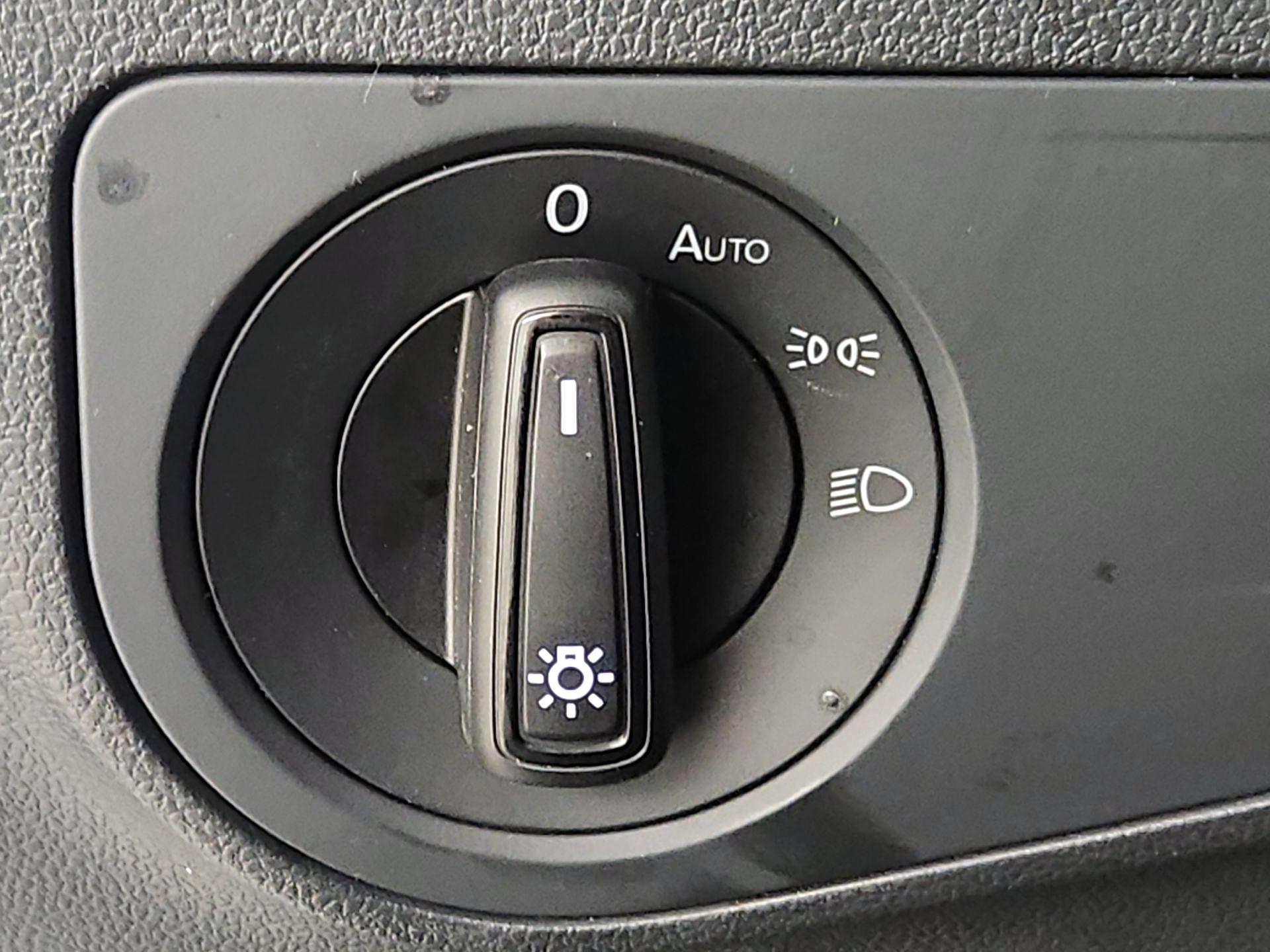 Thumbnail: 2023 Volkswagen Tiguan - 13