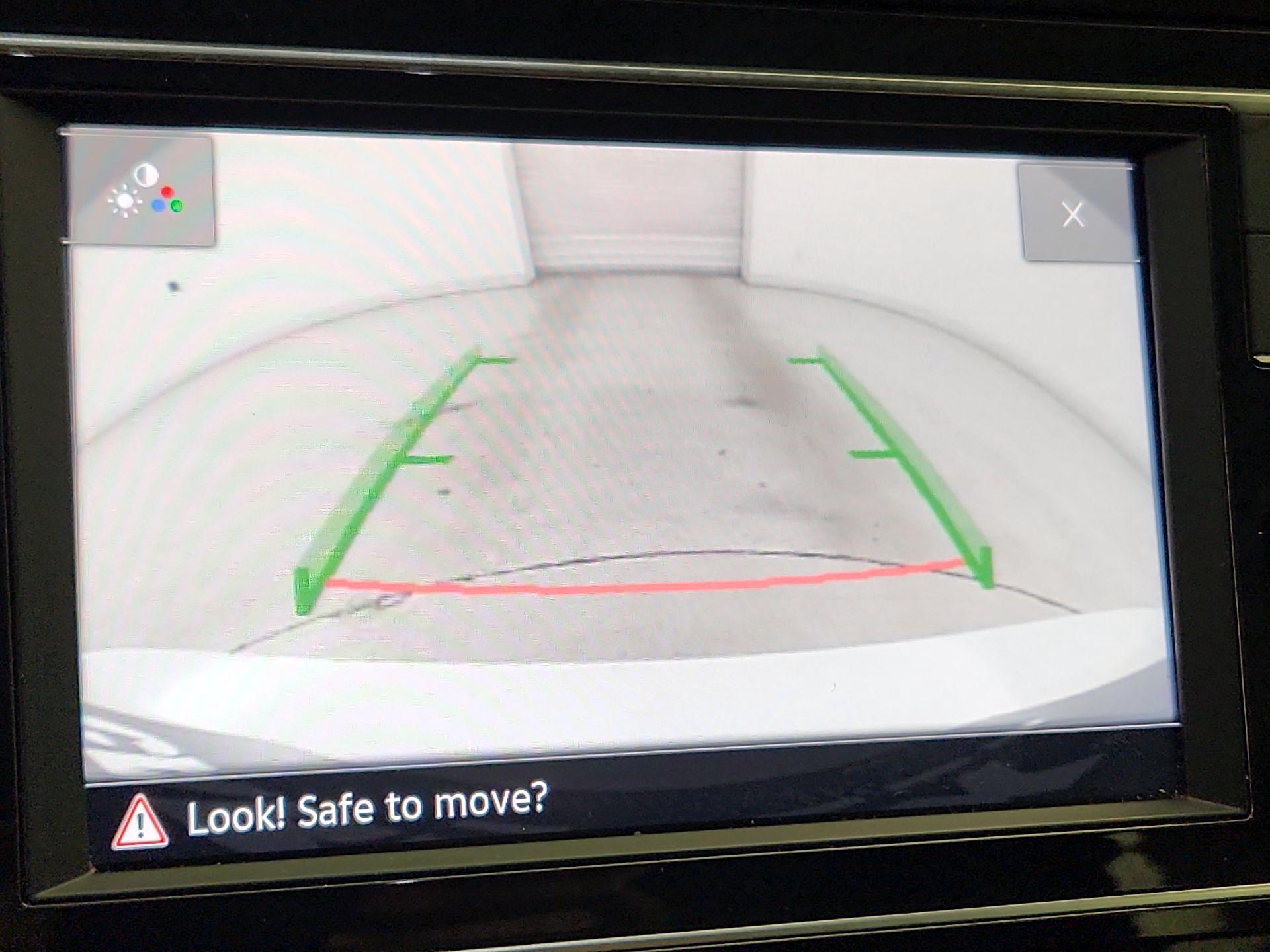 Thumbnail: 2023 Volkswagen Tiguan - 14