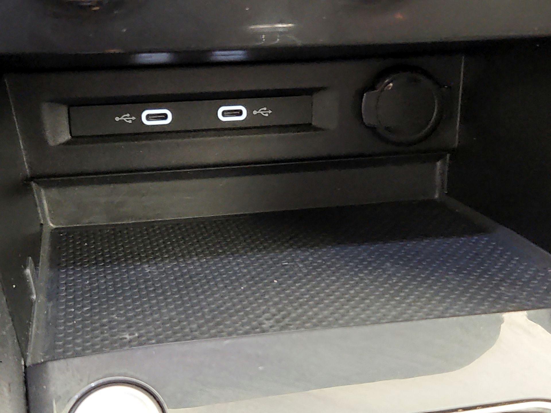 Thumbnail: 2023 Volkswagen Tiguan - 18