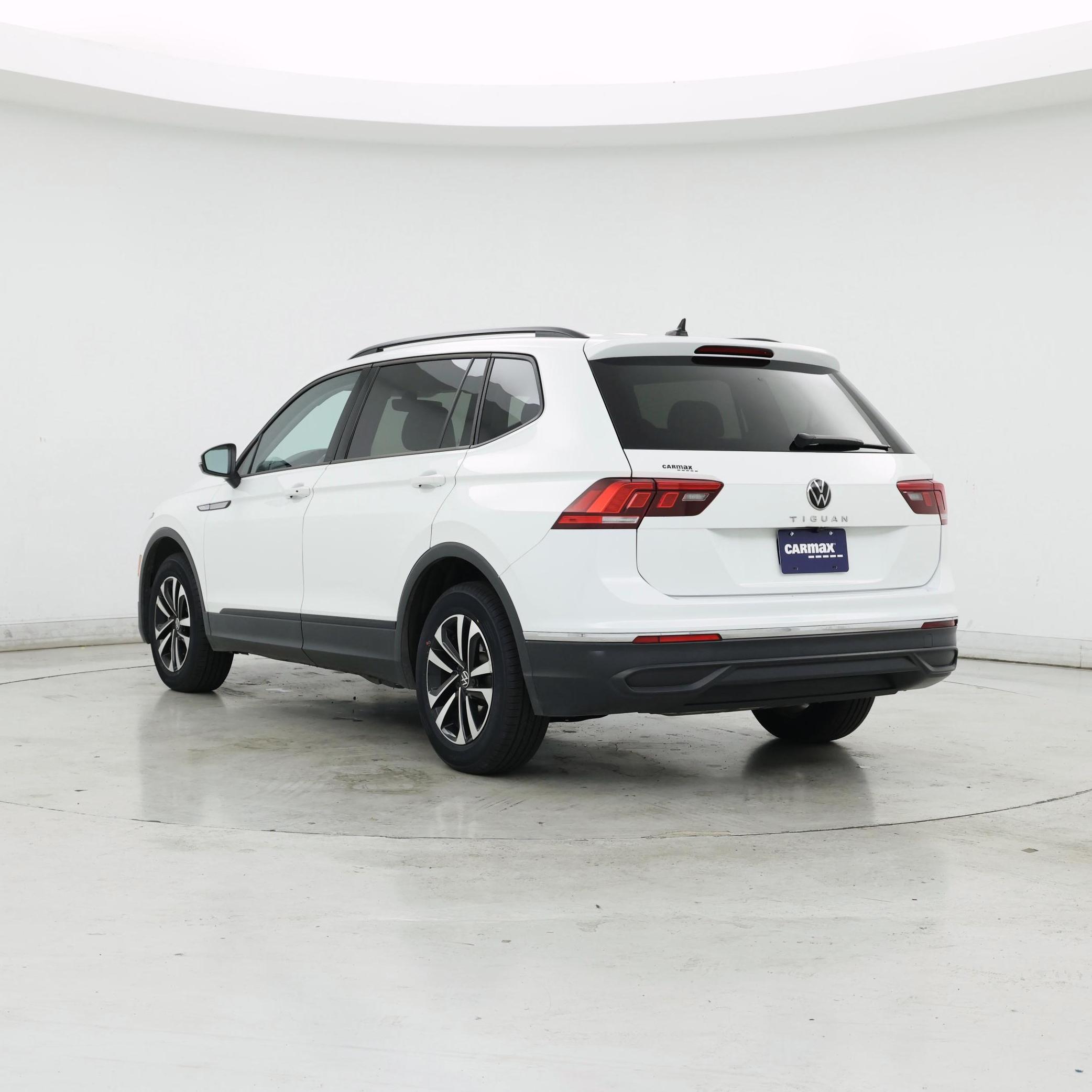 Thumbnail: 2023 Volkswagen Tiguan - 2