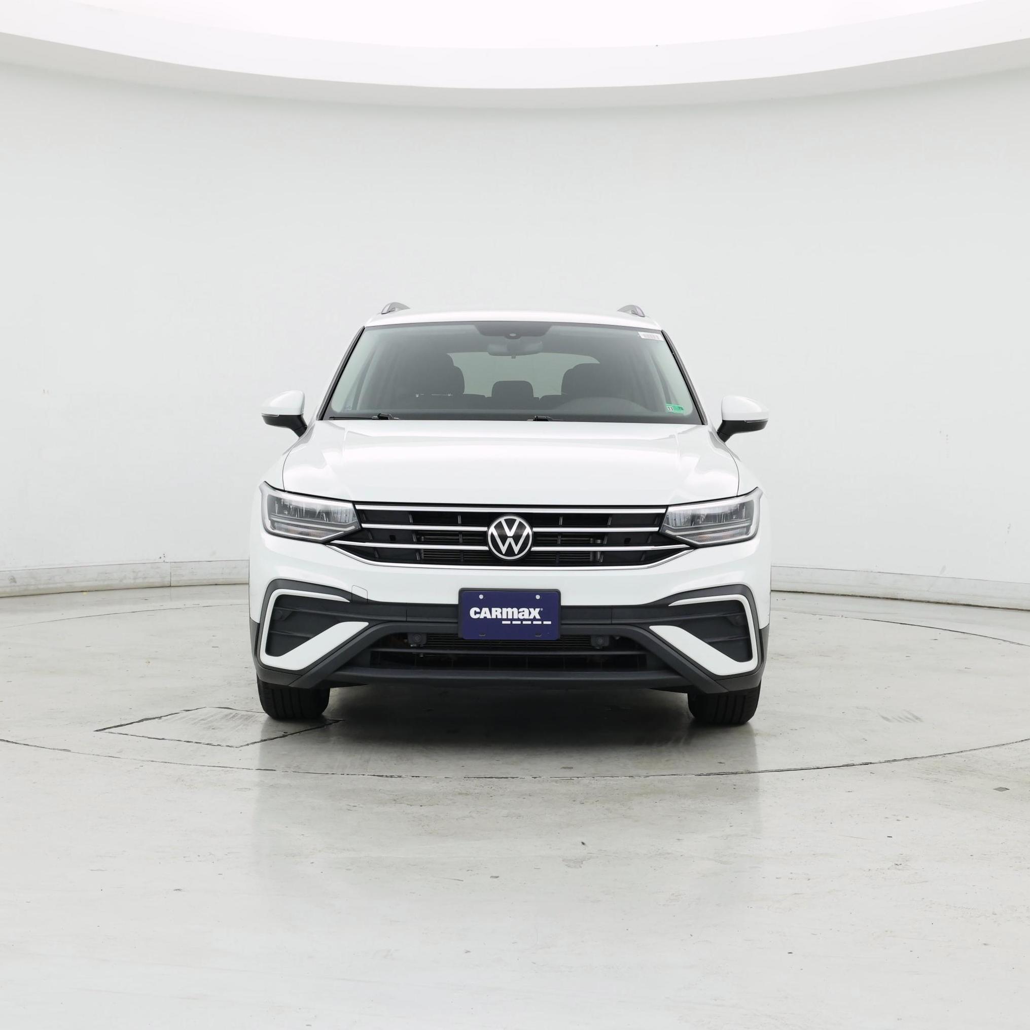 Thumbnail: 2023 Volkswagen Tiguan - 5