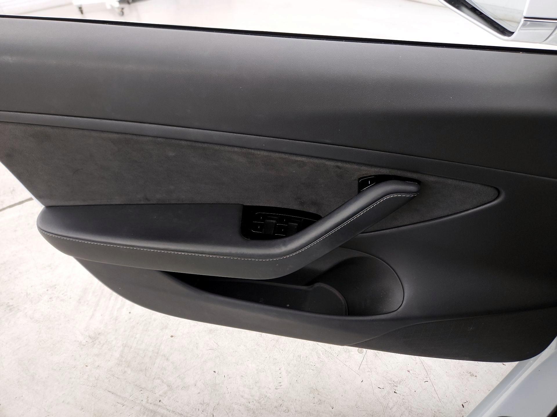 Thumbnail: 2019 Tesla Model 3 - 12