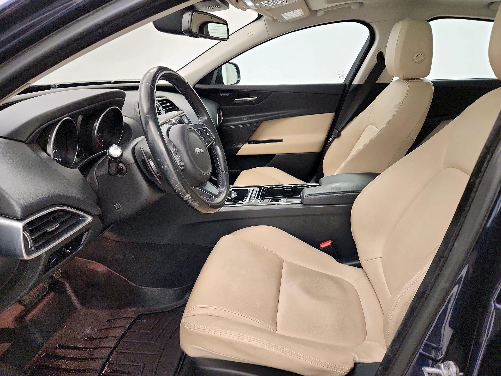 Thumbnail: 2017 Jaguar XE - 11