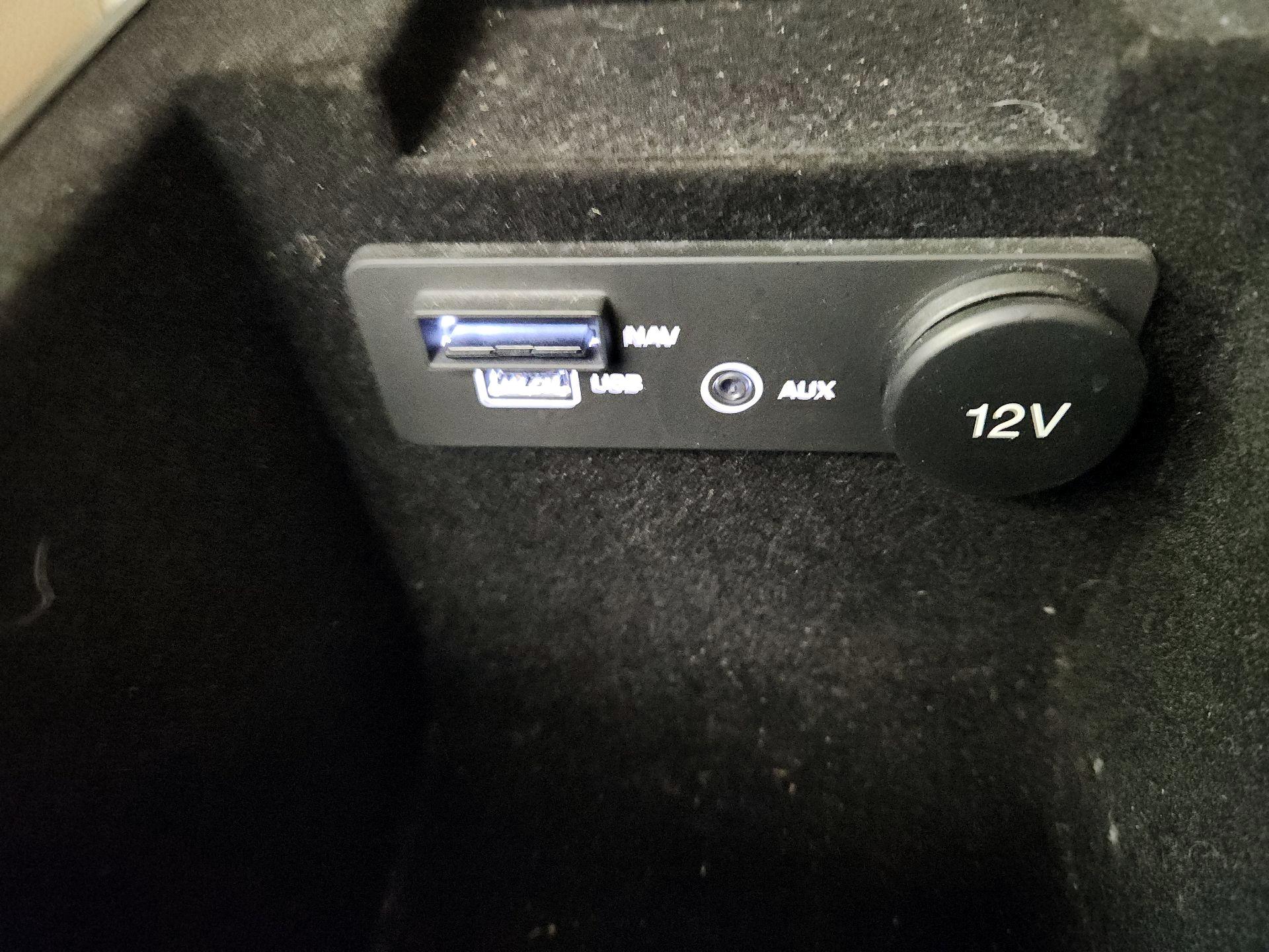 Thumbnail: 2017 Jaguar XE - 18