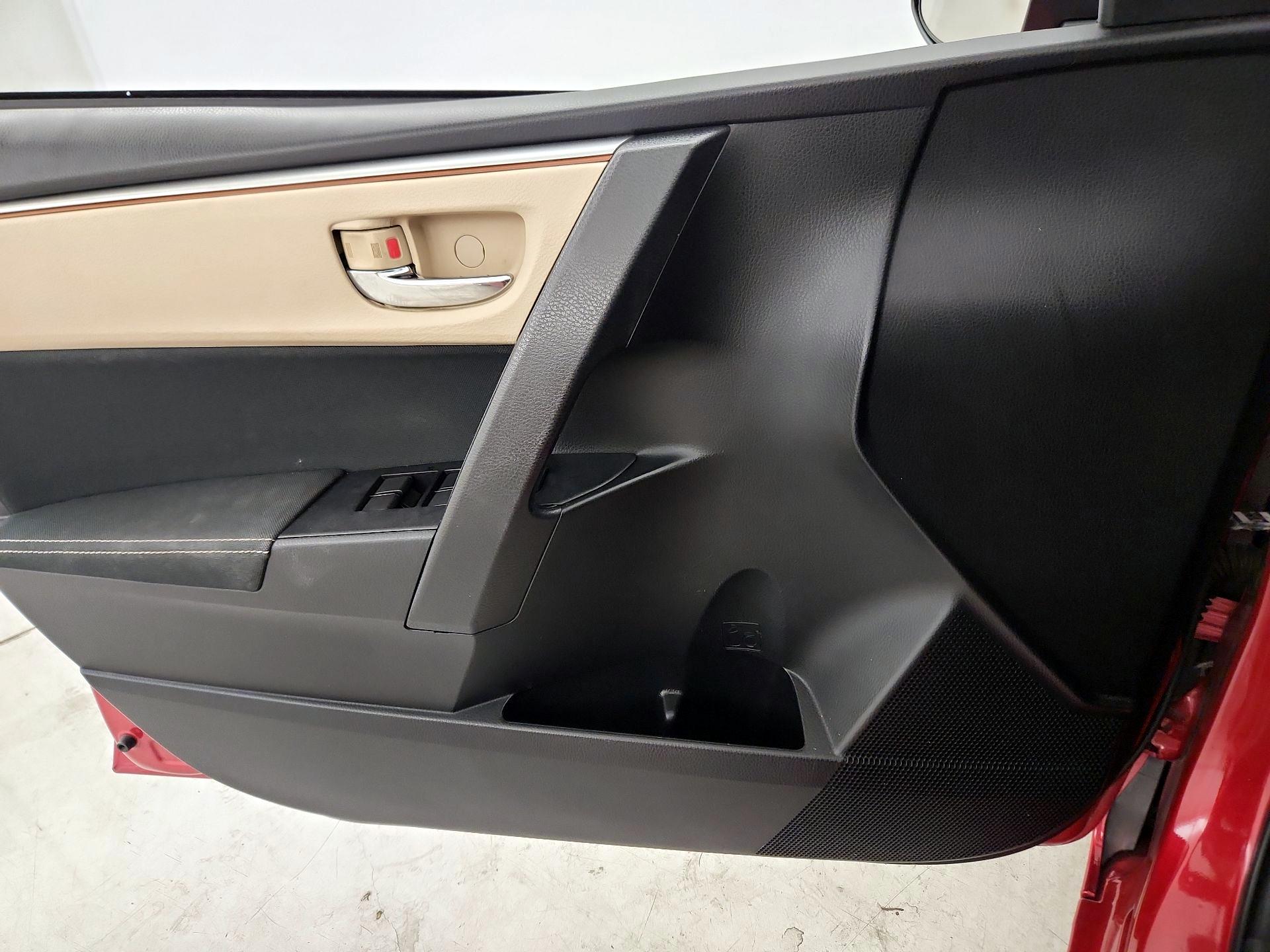 Thumbnail: 2016 Toyota Corolla - 12