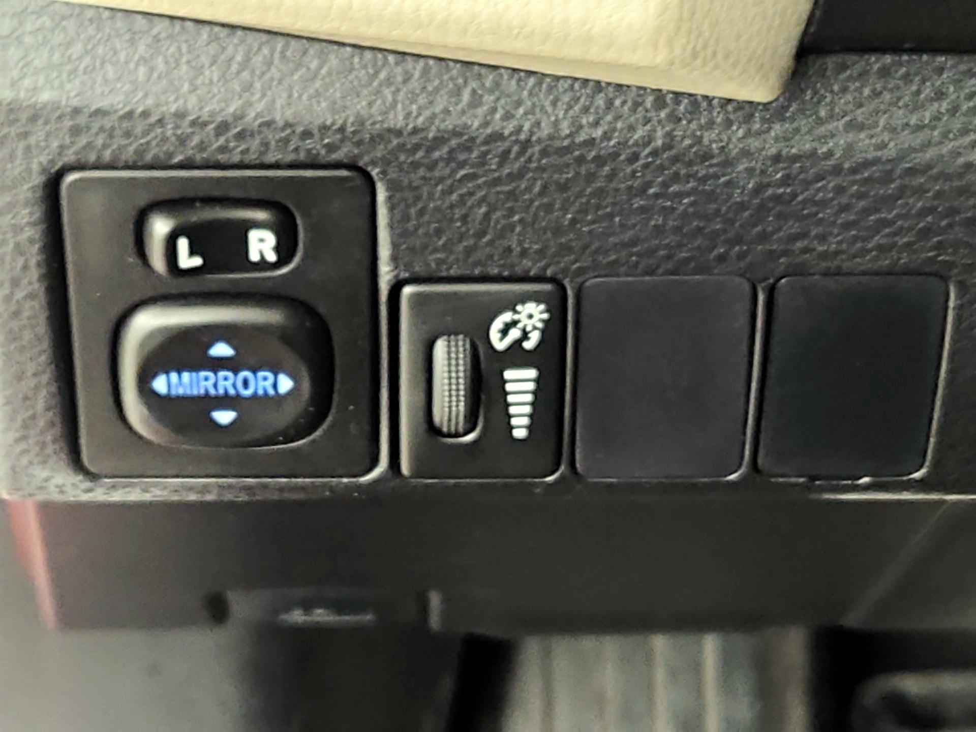 Thumbnail: 2016 Toyota Corolla - 13