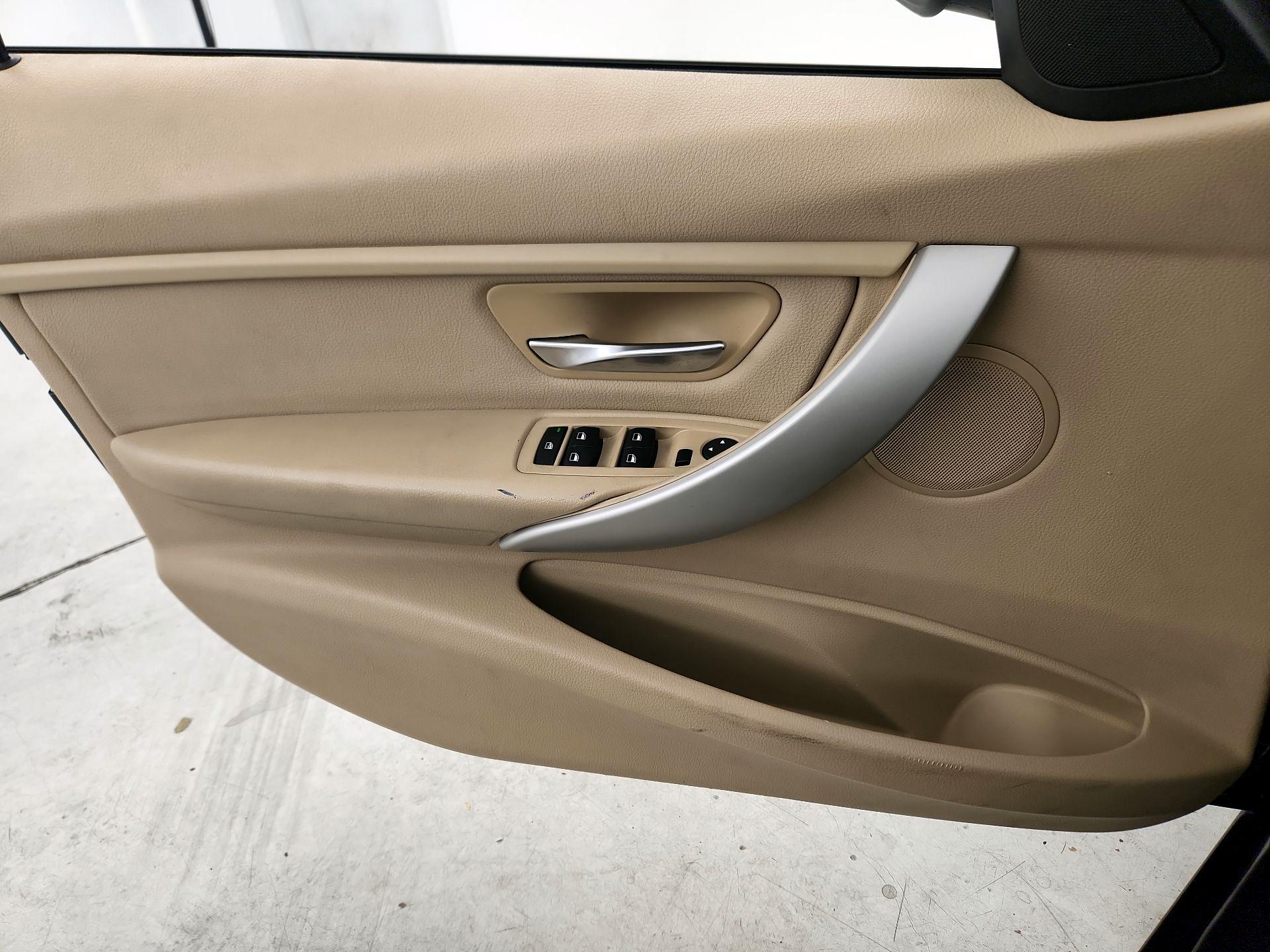 Thumbnail: 2014 BMW 3 Series - 12