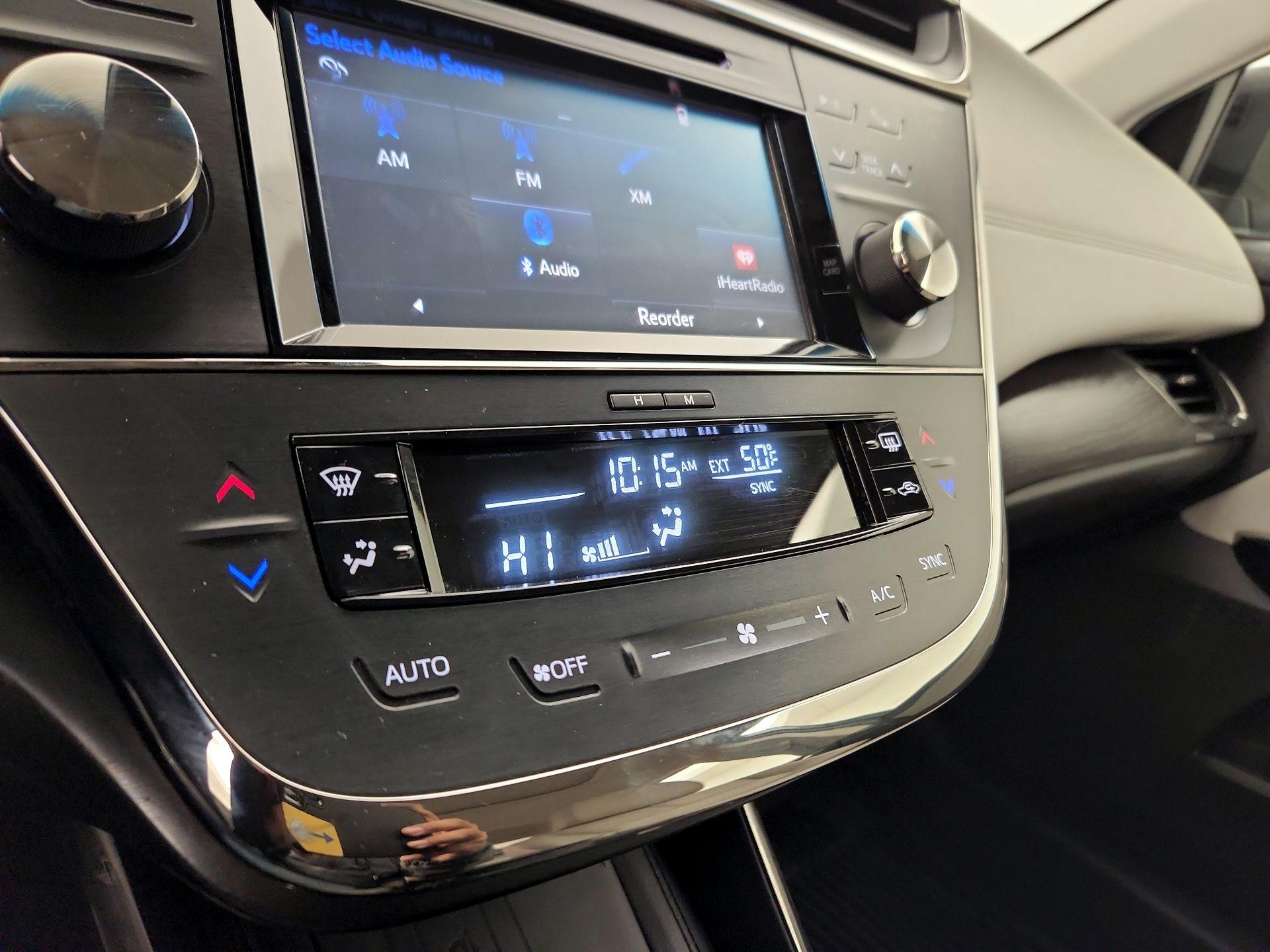 Thumbnail: 2017 Toyota Avalon - 16