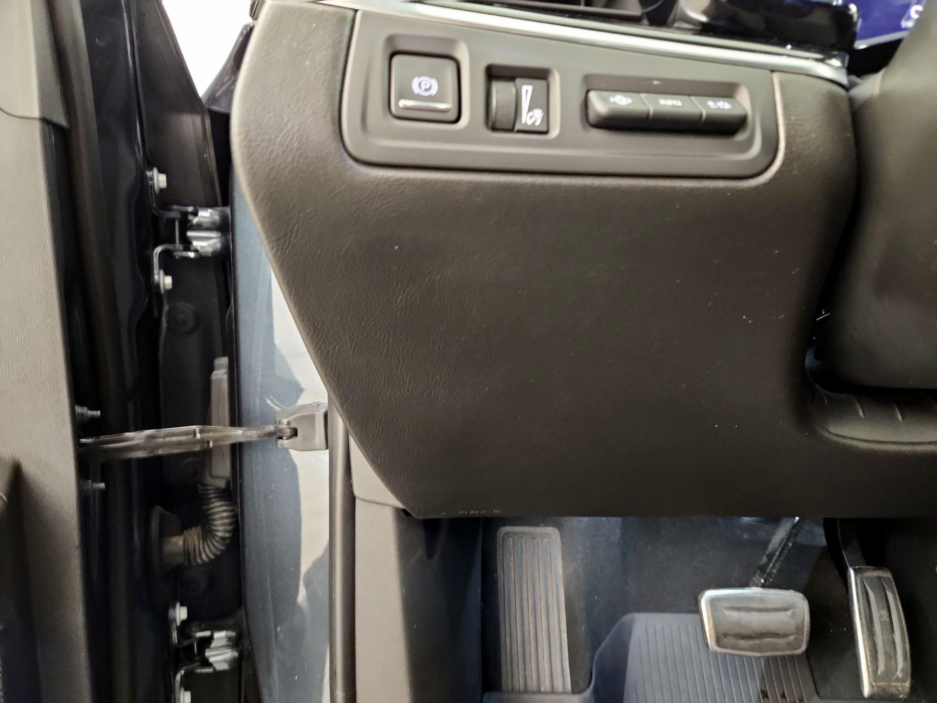 Thumbnail: 2020 Cadillac XT6 - 13