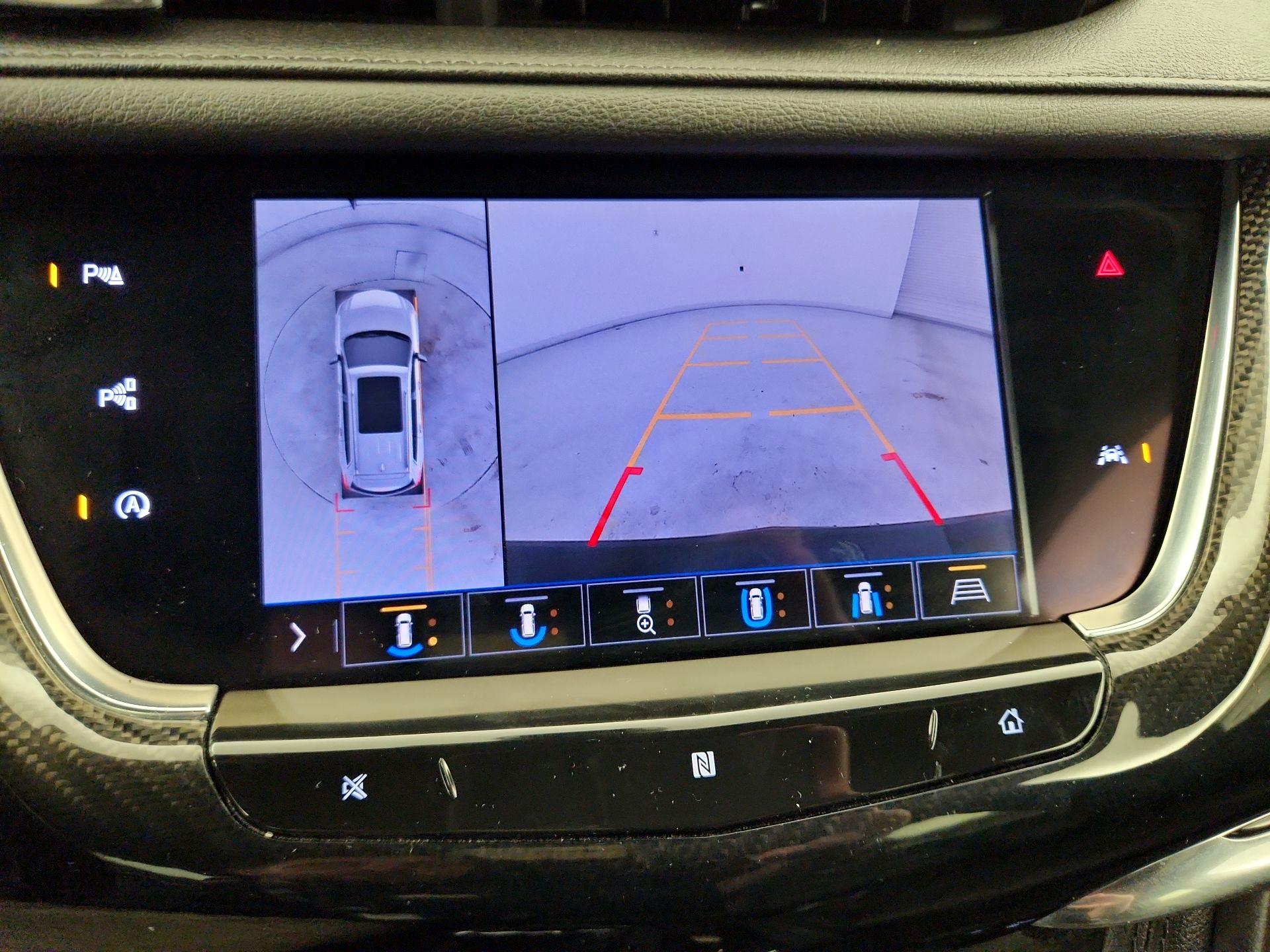 Thumbnail: 2020 Cadillac XT6 - 14