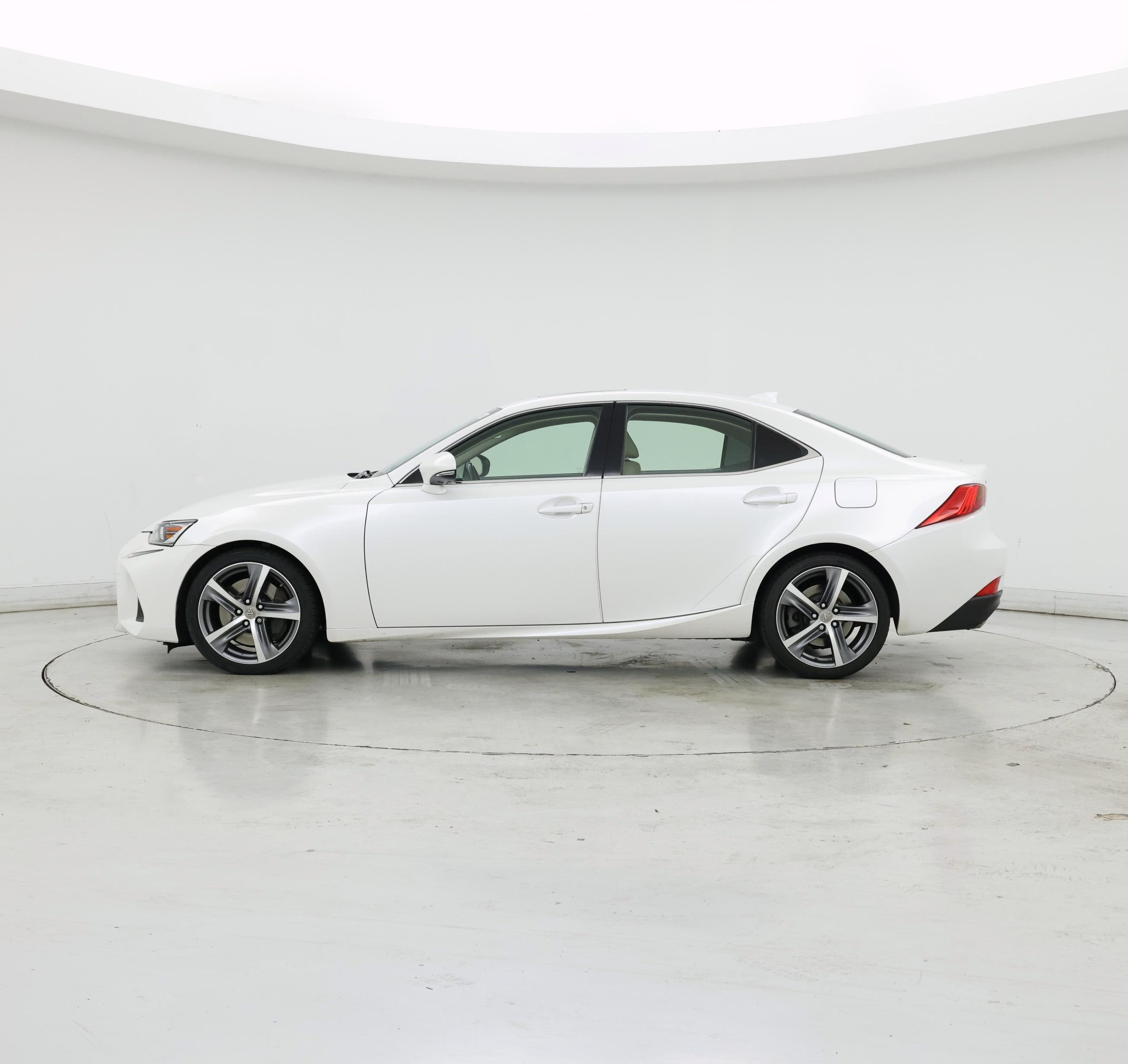 Thumbnail: 2017 Lexus IS - 3