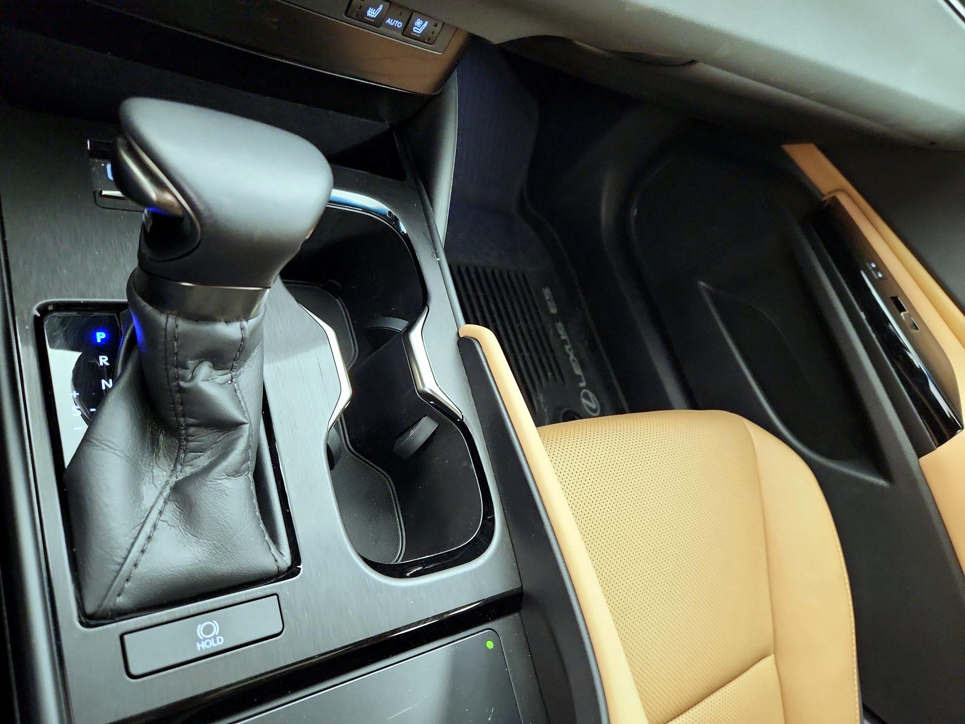 Thumbnail: 2025 Lexus ES - 18