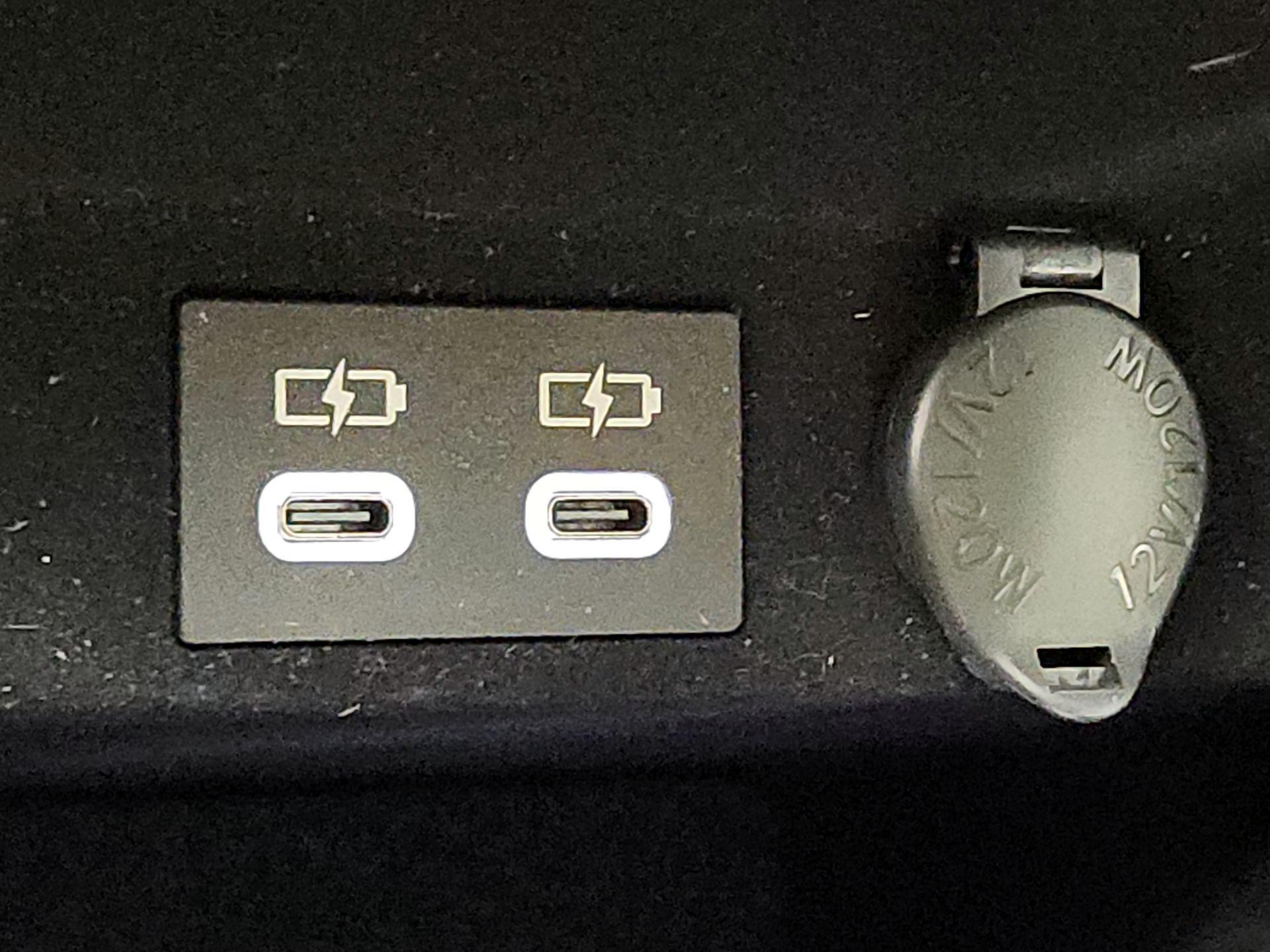 Thumbnail: 2025 Lexus ES - 19