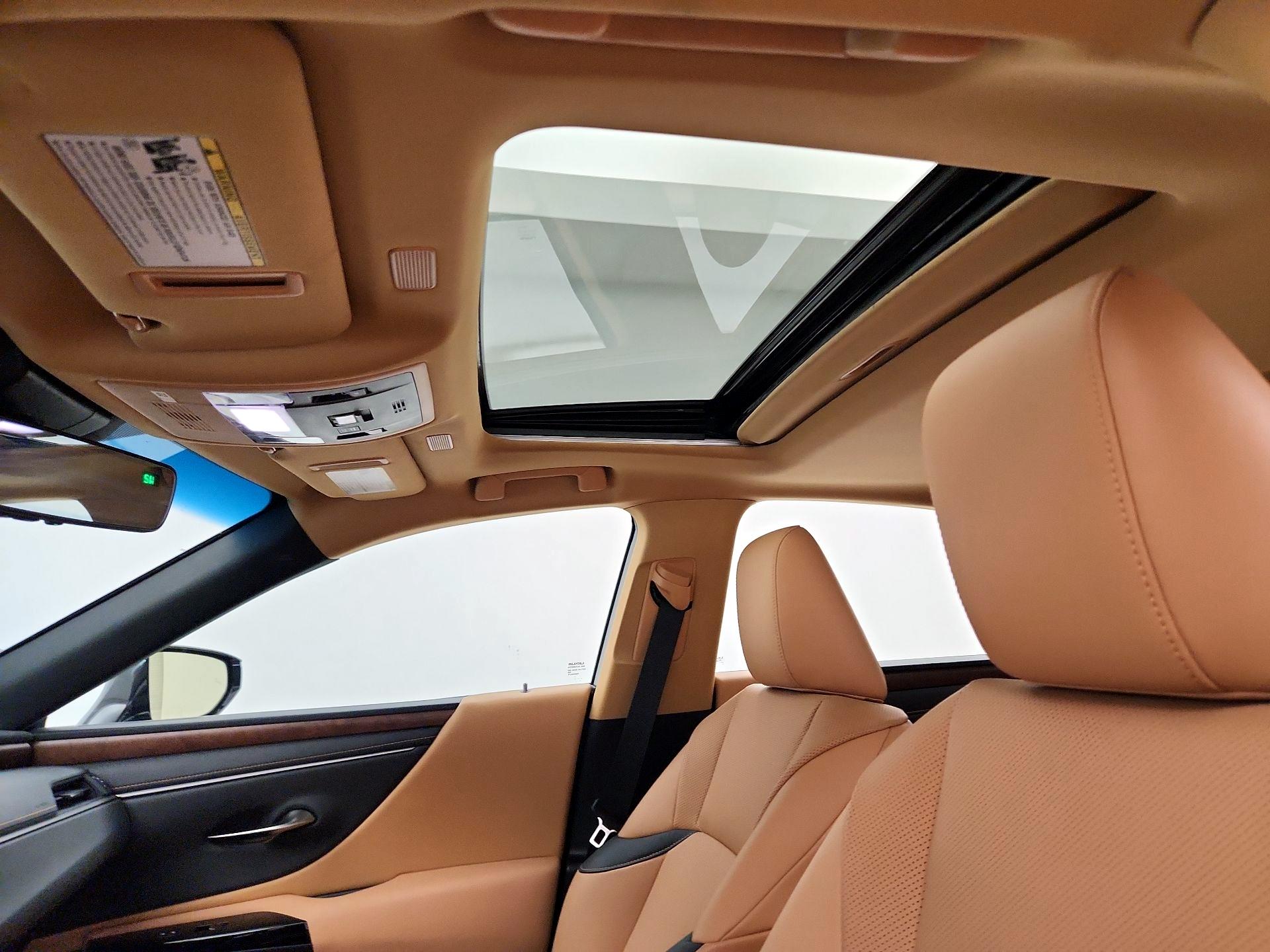 Thumbnail: 2025 Lexus ES - 20