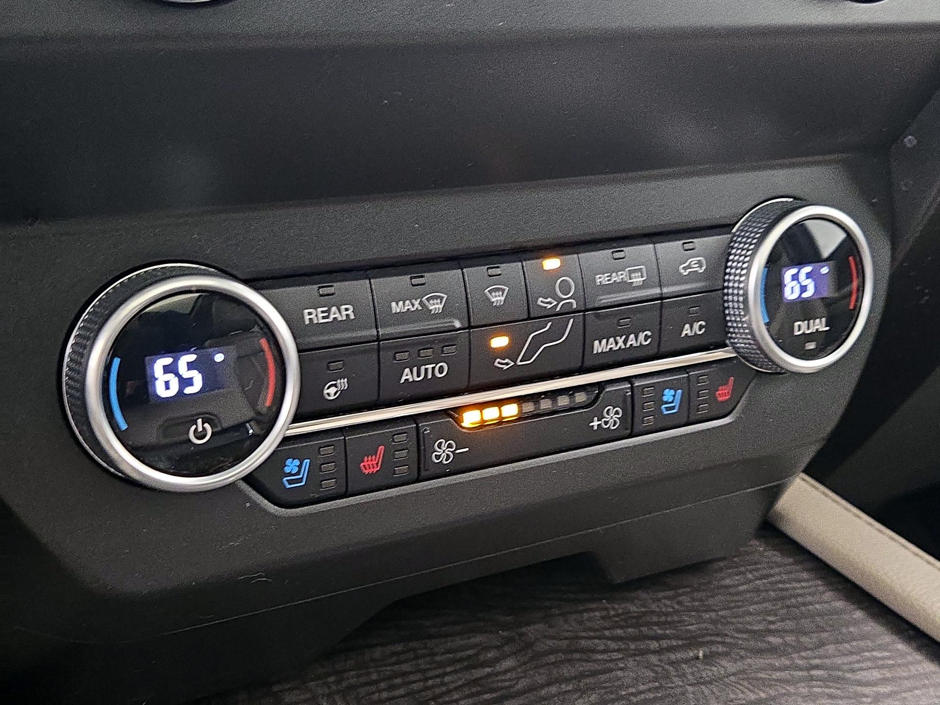 Thumbnail: 2021 Ford Expedition - 17