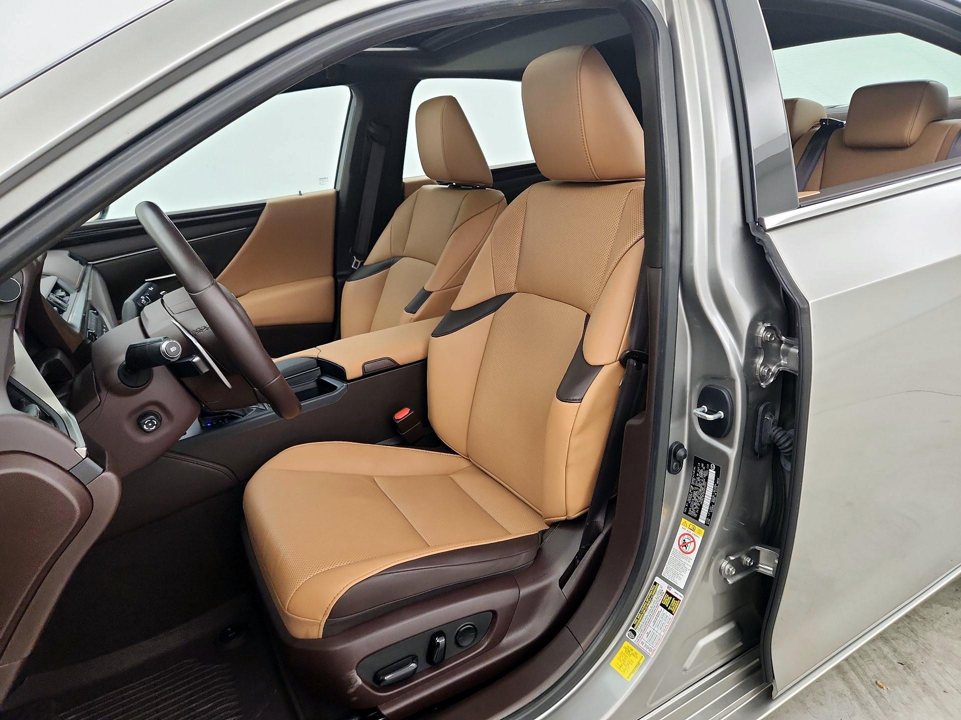 Thumbnail: 2019 Lexus ES - 11