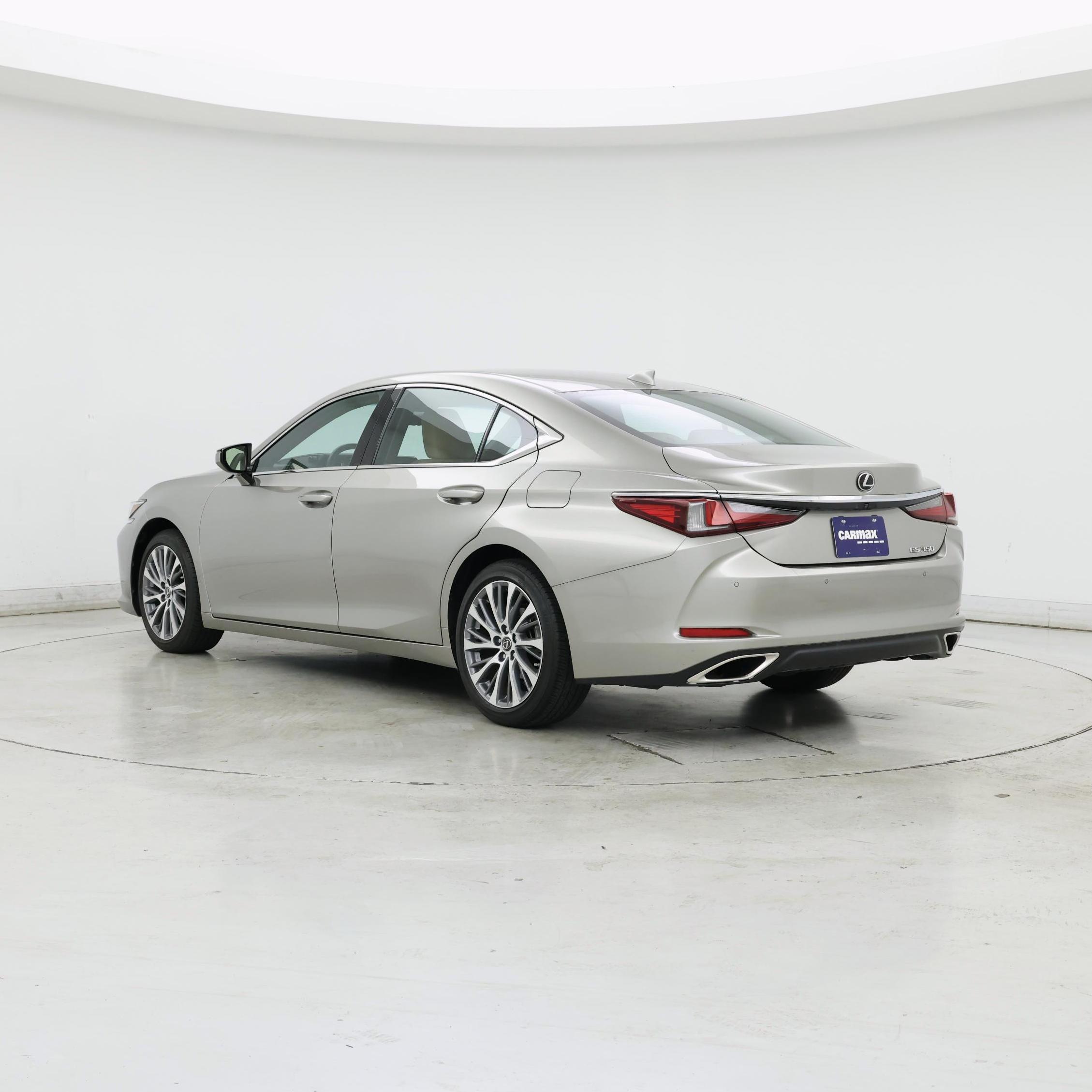 Thumbnail: 2019 Lexus ES - 2