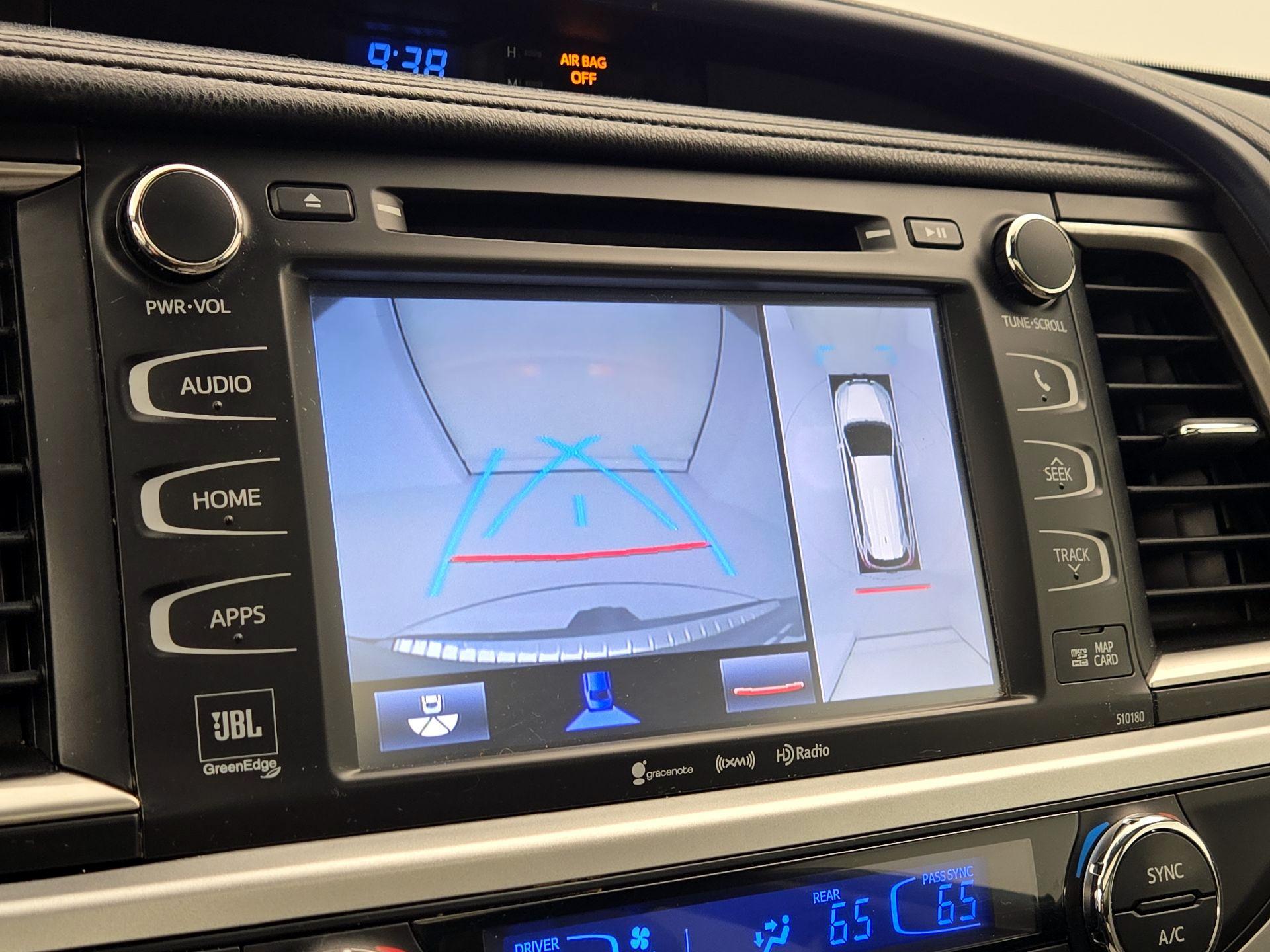 Thumbnail: 2017 Toyota Highlander - 14