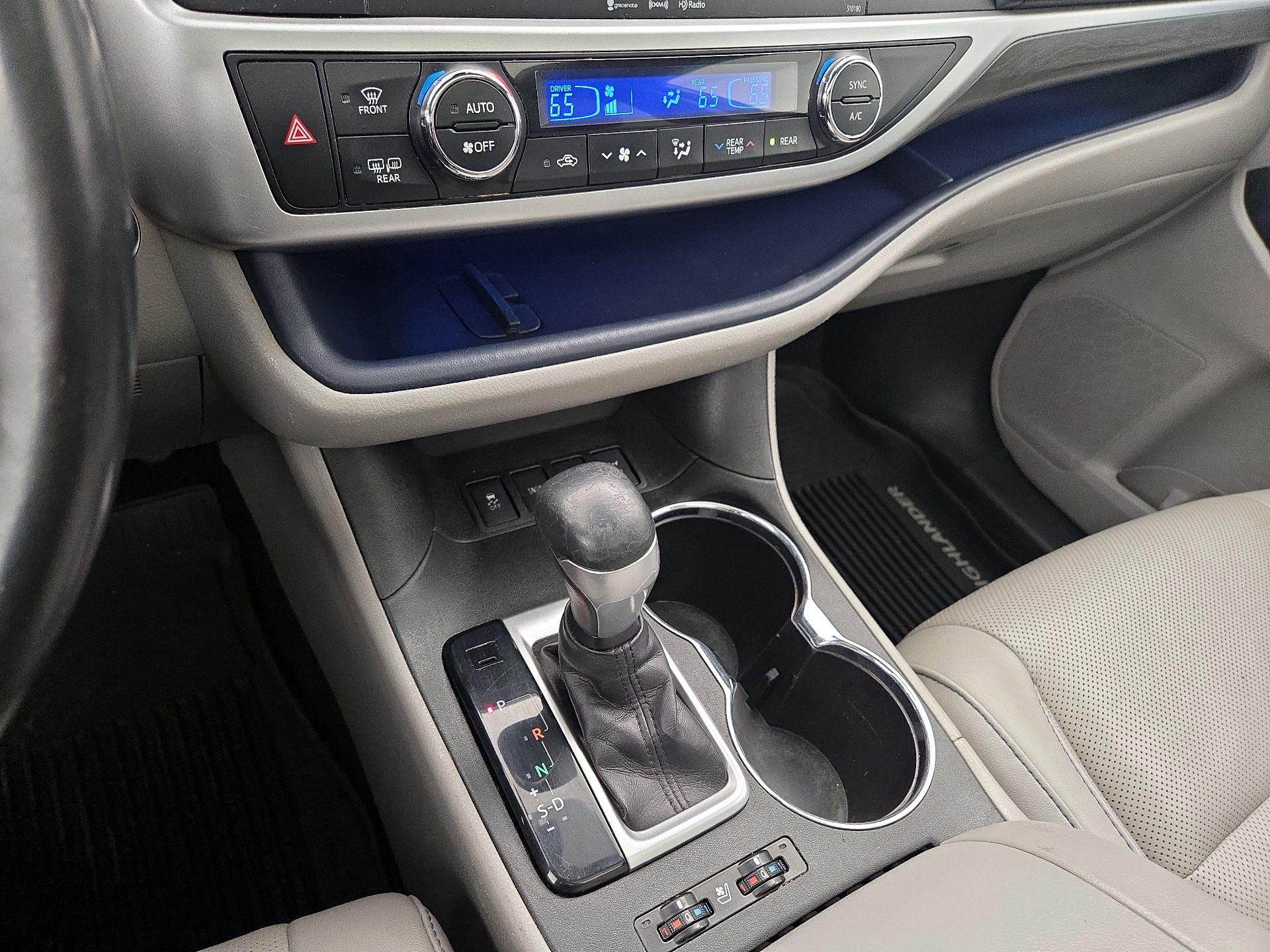 Thumbnail: 2017 Toyota Highlander - 16