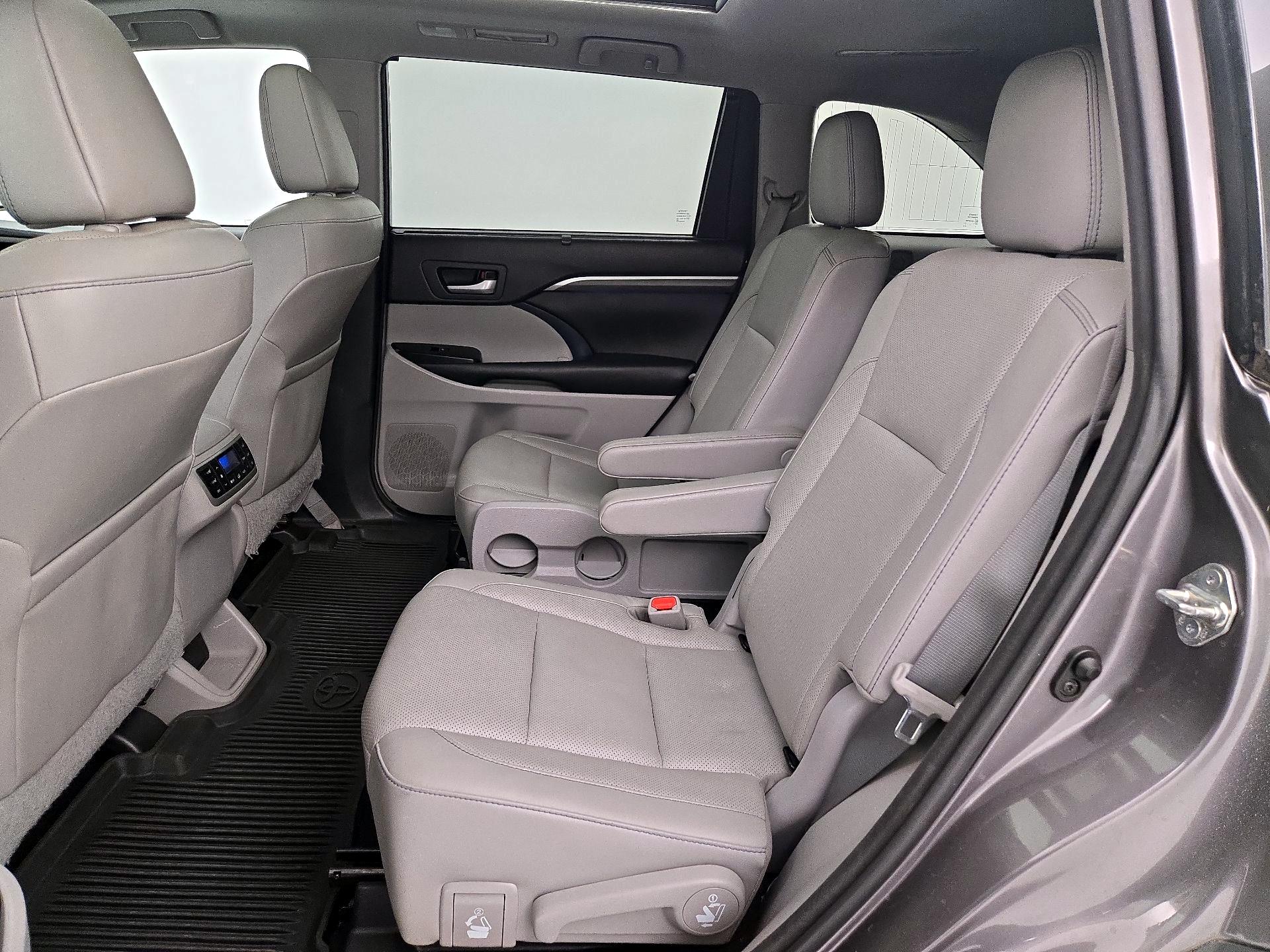 Thumbnail: 2017 Toyota Highlander - 20