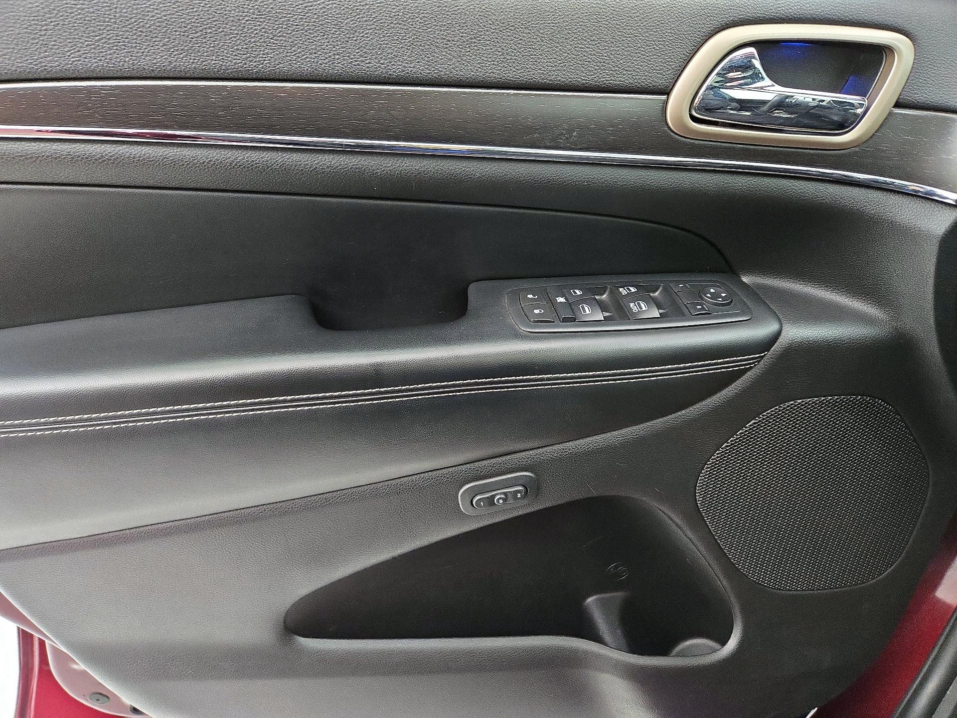 Thumbnail: 2017 Jeep Grand Cherokee - 12