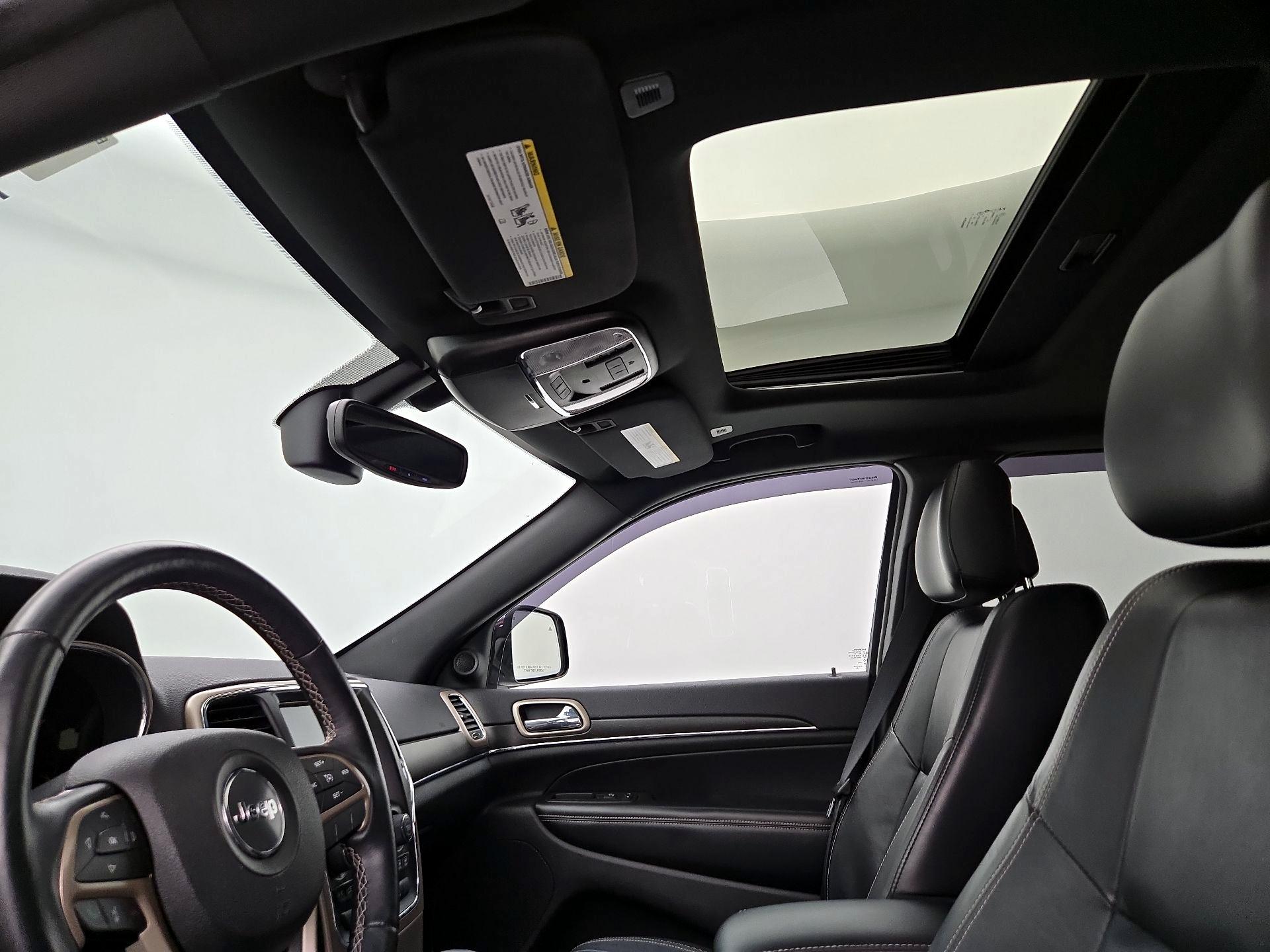 Thumbnail: 2017 Jeep Grand Cherokee - 20